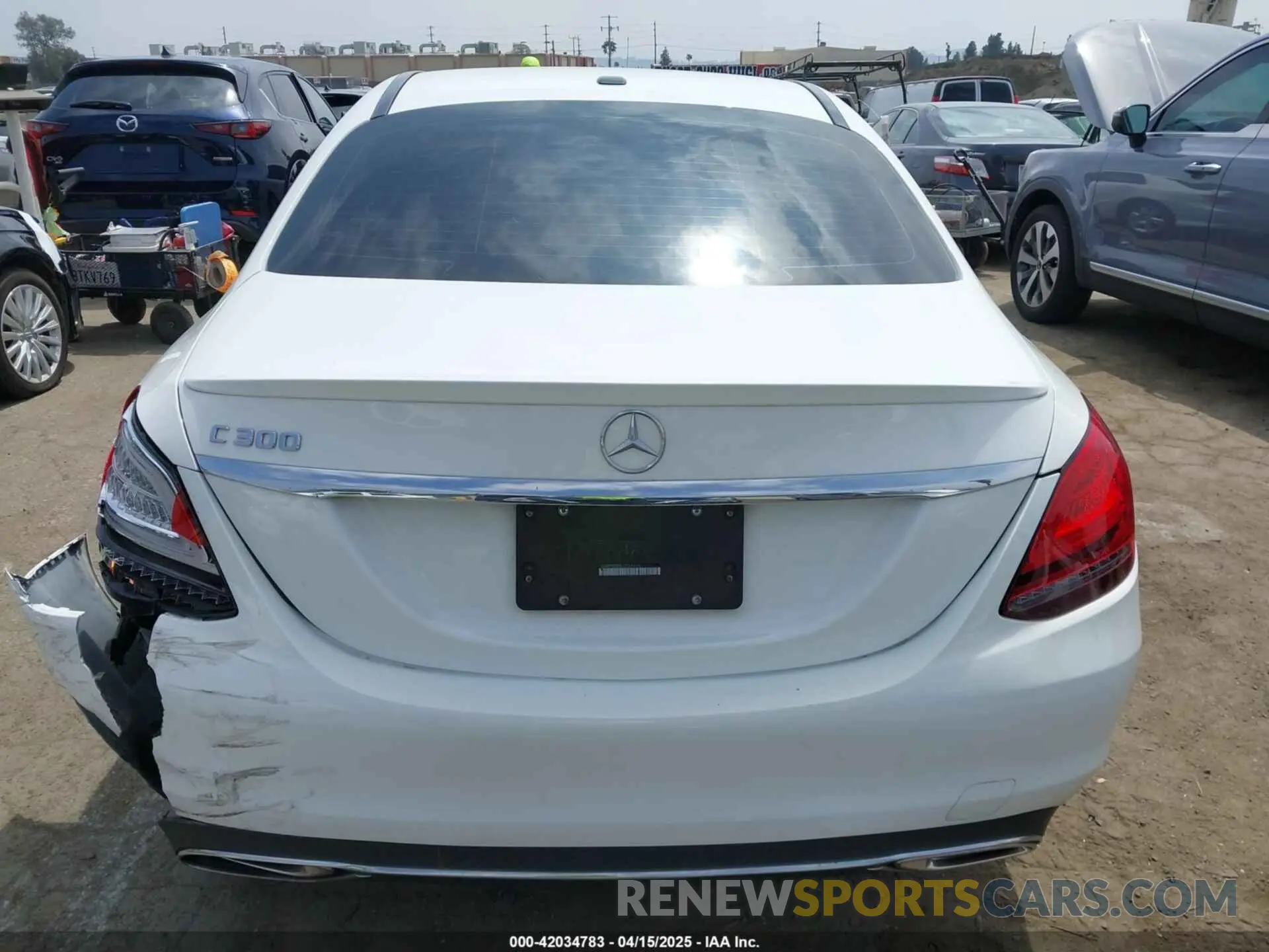 16 Photograph of a damaged car 55SWF8DB8LU324658 MERCEDES-BENZ C 300 2020