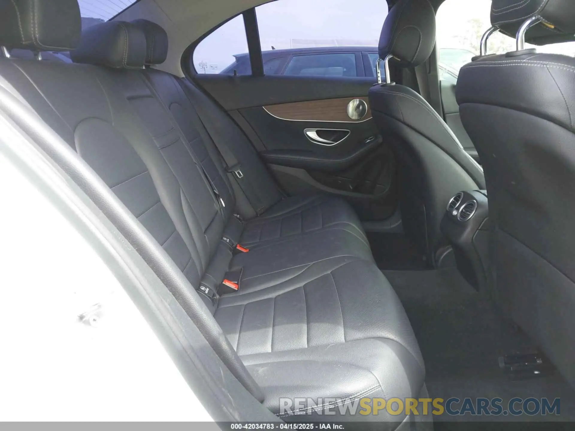 8 Photograph of a damaged car 55SWF8DB8LU324658 MERCEDES-BENZ C 300 2020