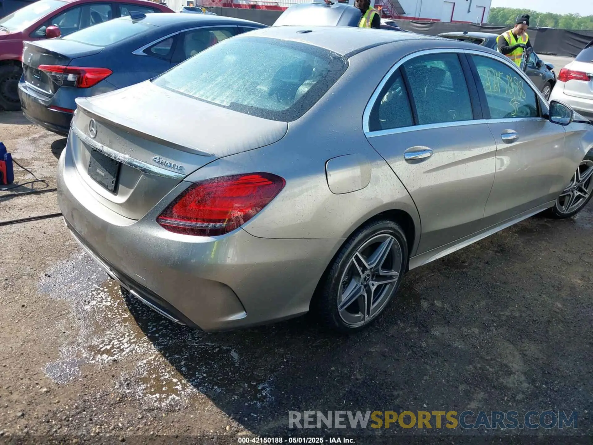 4 Photograph of a damaged car 55SWF8EB0LU329223 MERCEDES-BENZ C 300 2020