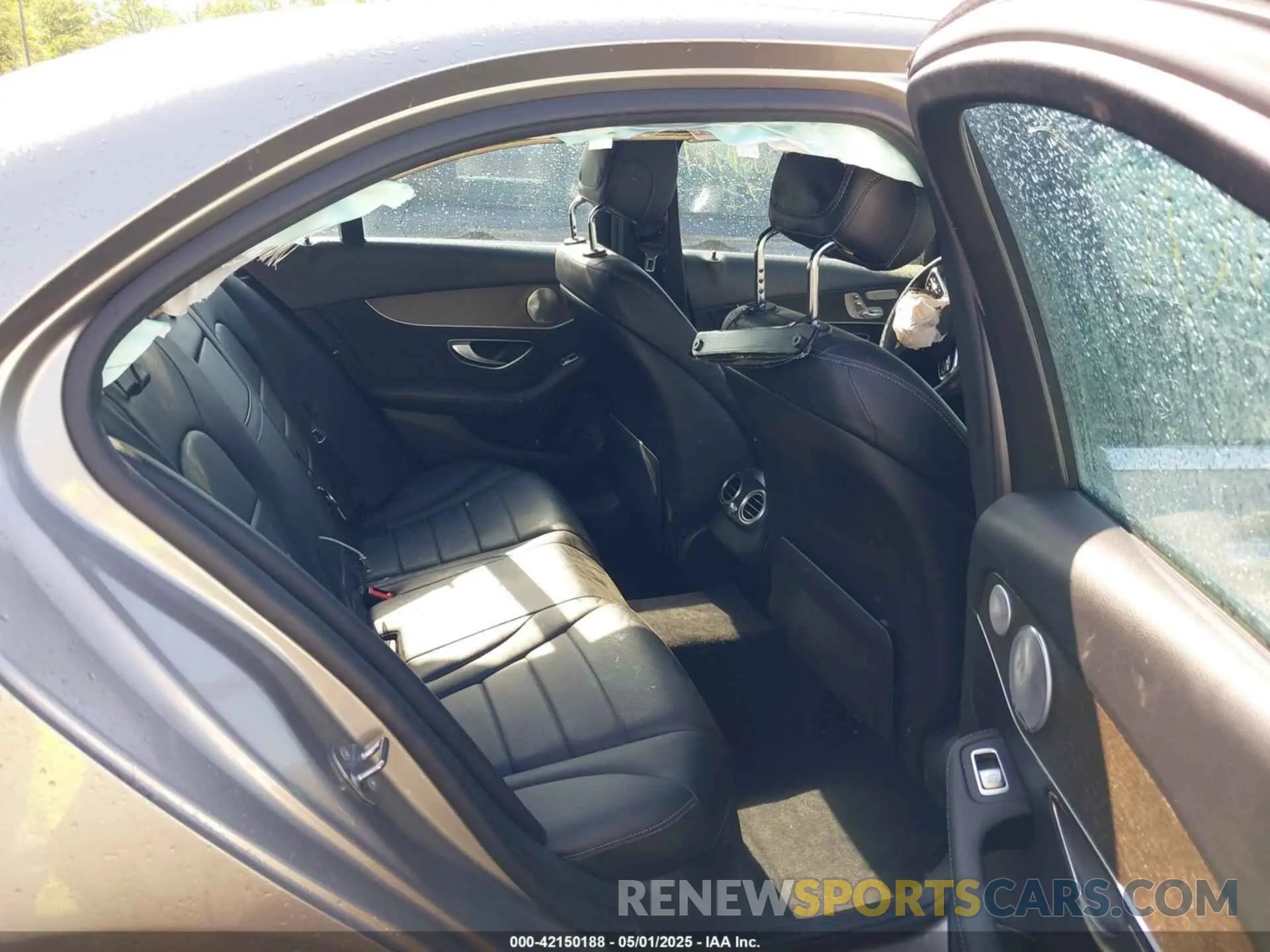 8 Photograph of a damaged car 55SWF8EB0LU329223 MERCEDES-BENZ C 300 2020