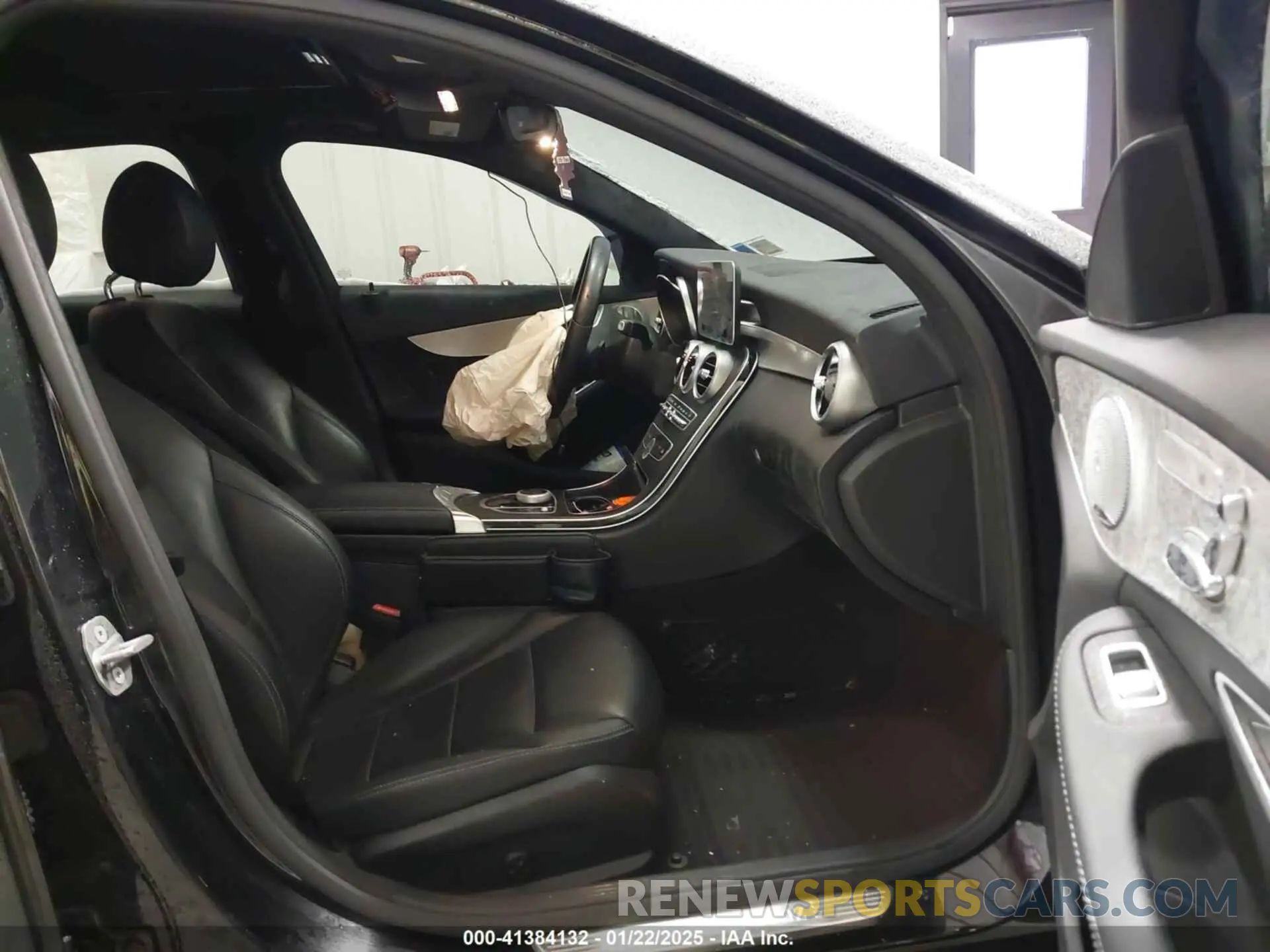 5 Photograph of a damaged car 55SWF8EB0LU329724 MERCEDES-BENZ C 300 2020
