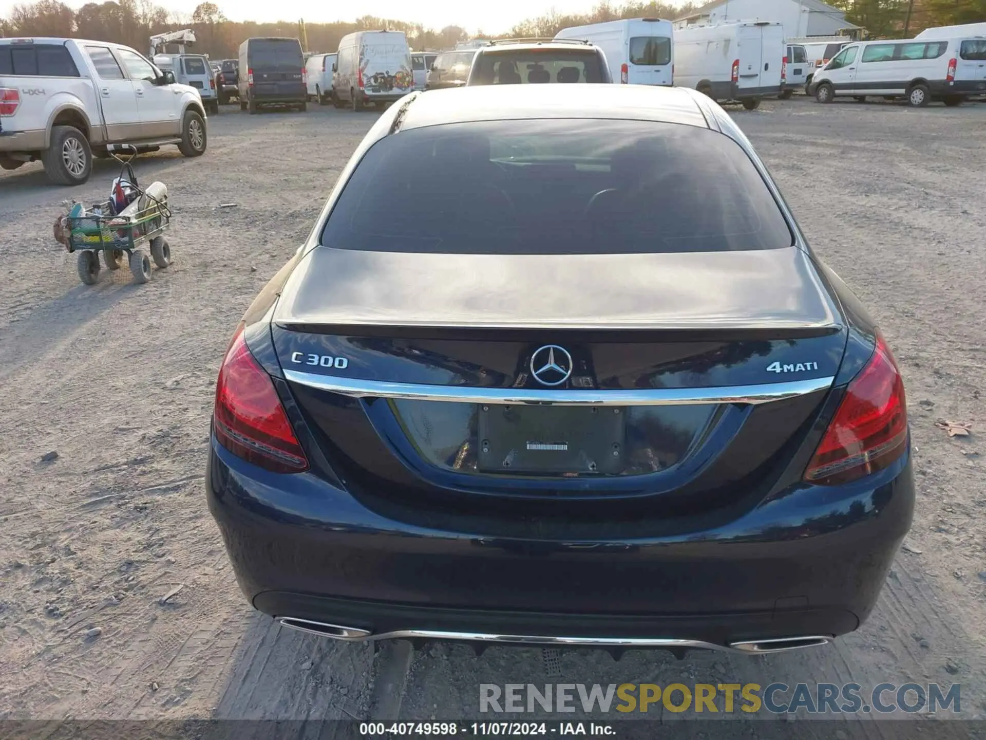 17 Photograph of a damaged car 55SWF8EB1LU330557 MERCEDES-BENZ C 300 2020