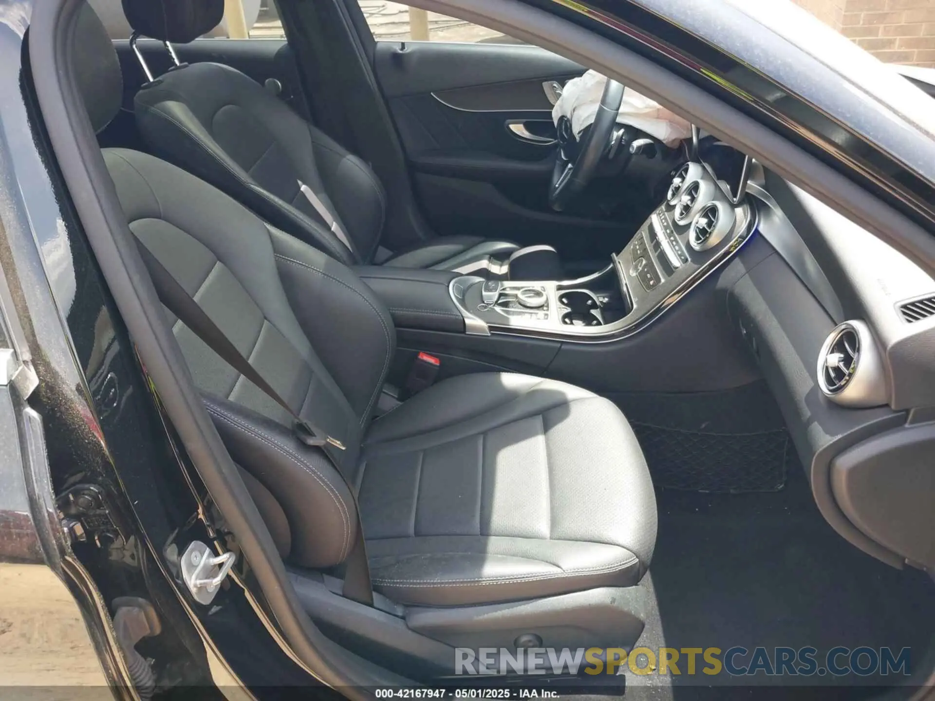 5 Photograph of a damaged car 55SWF8EB2LU324170 MERCEDES-BENZ C 300 2020