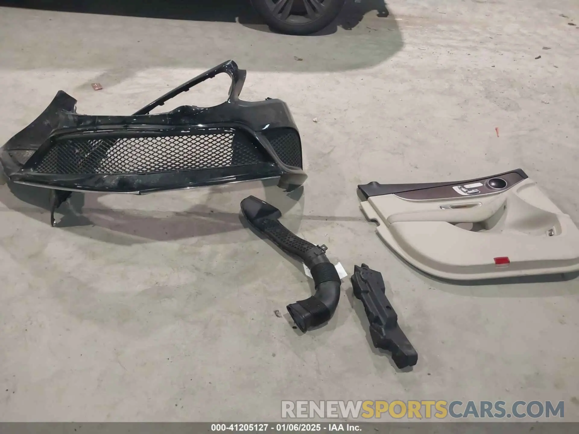 11 Photograph of a damaged car 55SWF8EB3LU327384 MERCEDES-BENZ C 300 2020