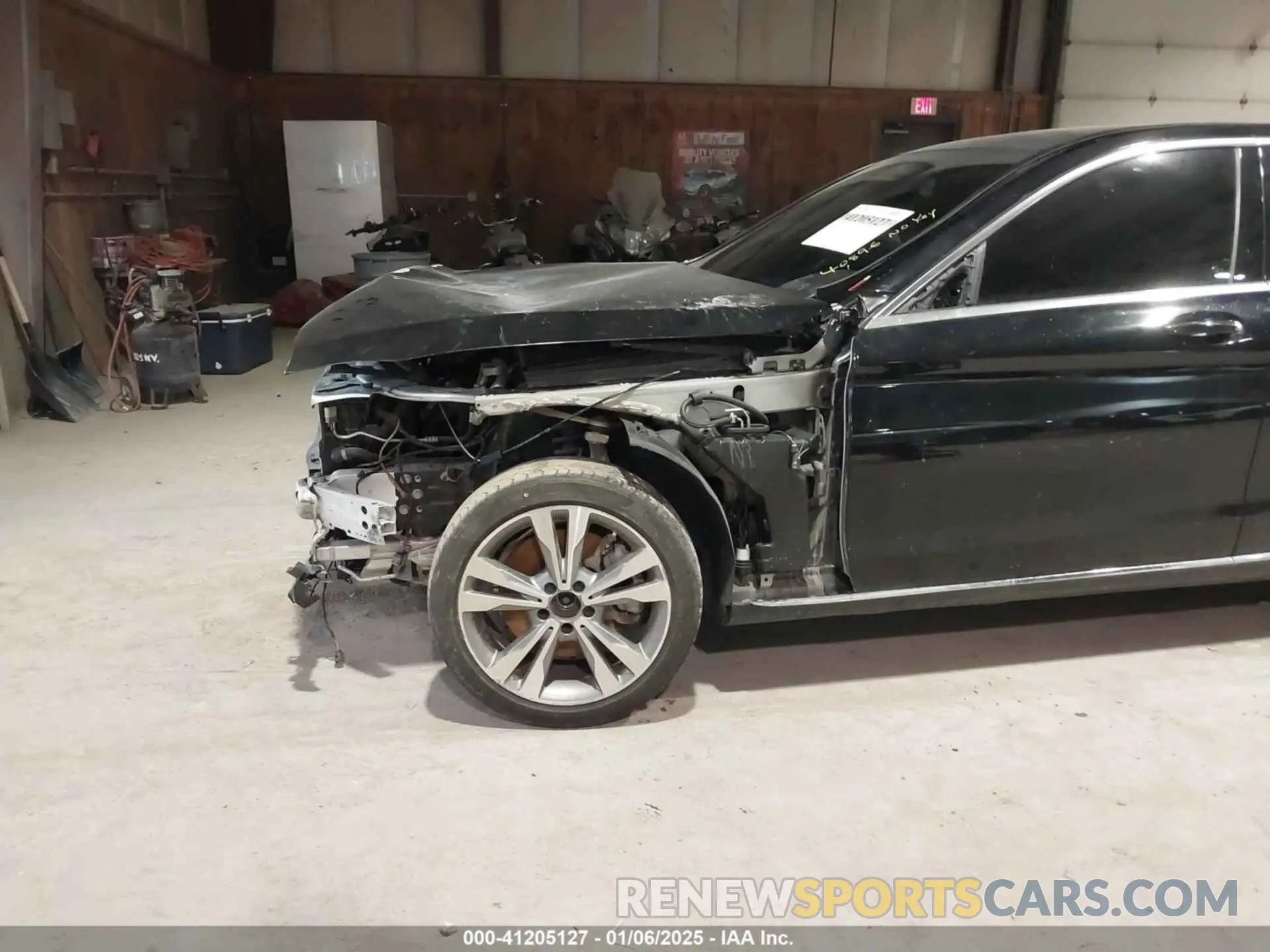 17 Photograph of a damaged car 55SWF8EB3LU327384 MERCEDES-BENZ C 300 2020