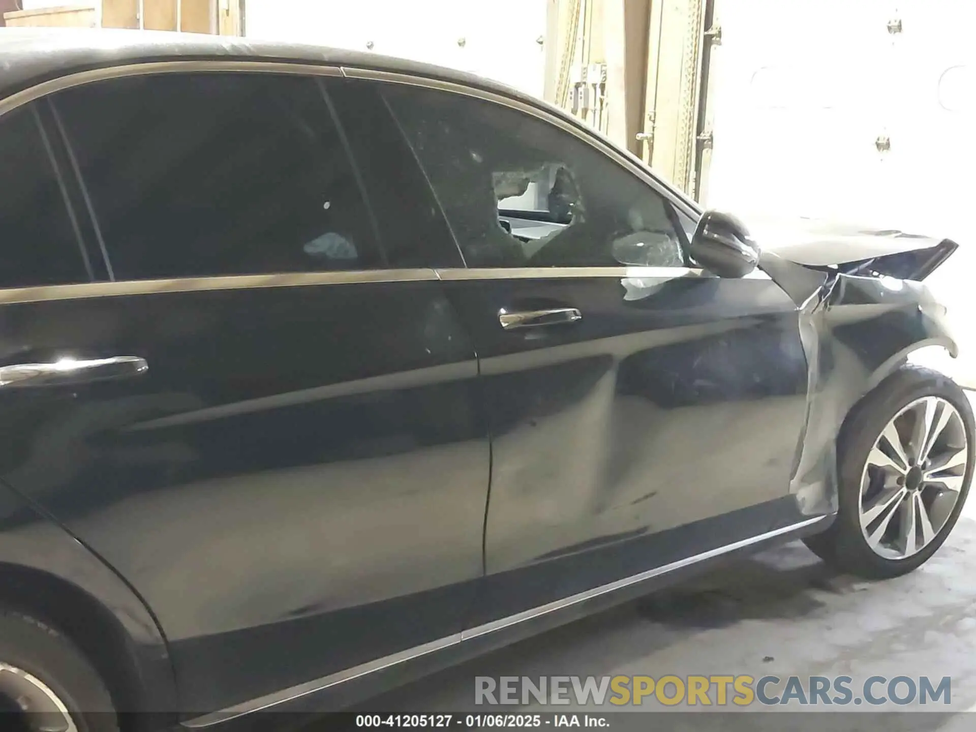 19 Photograph of a damaged car 55SWF8EB3LU327384 MERCEDES-BENZ C 300 2020
