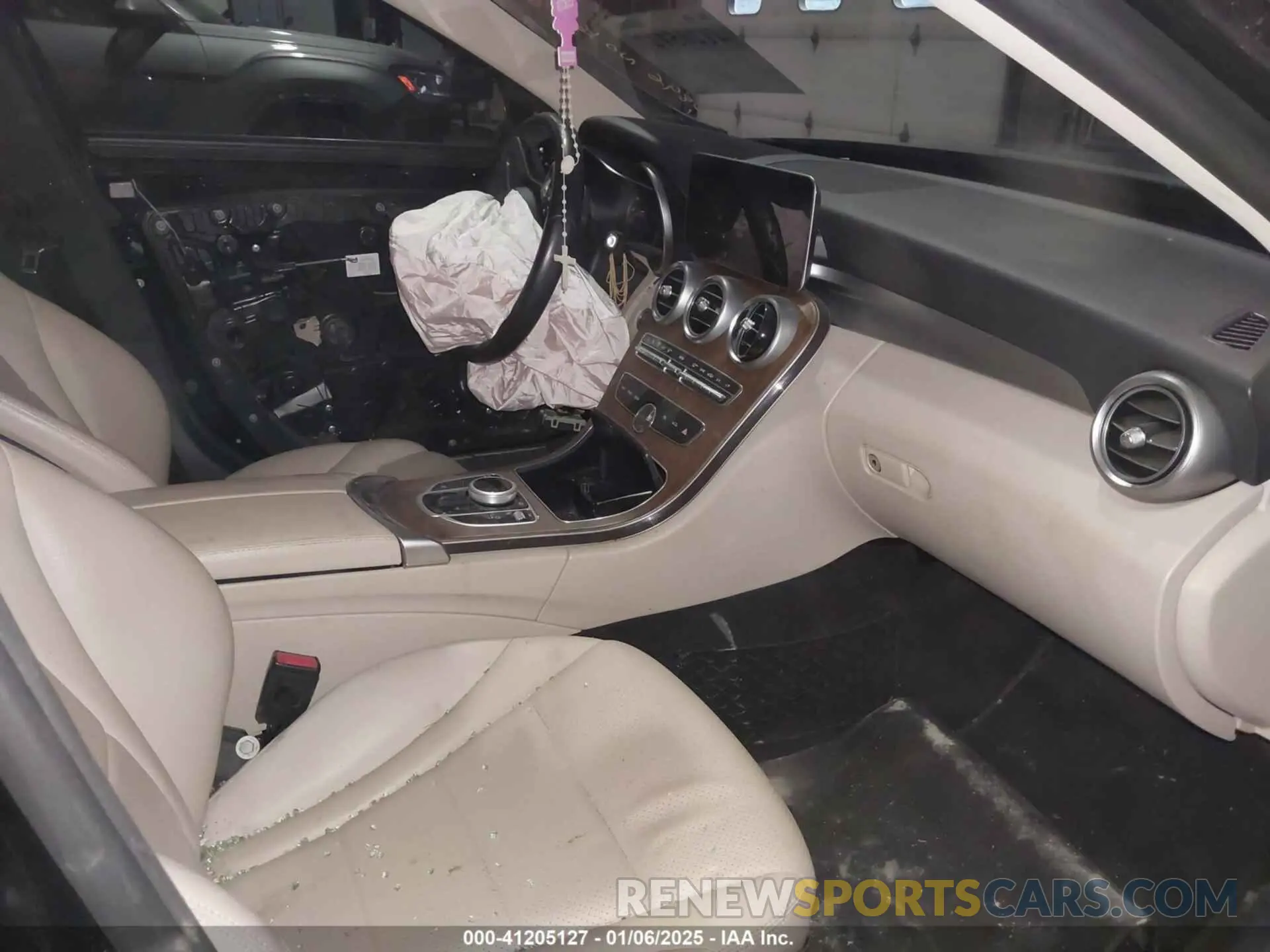 5 Photograph of a damaged car 55SWF8EB3LU327384 MERCEDES-BENZ C 300 2020