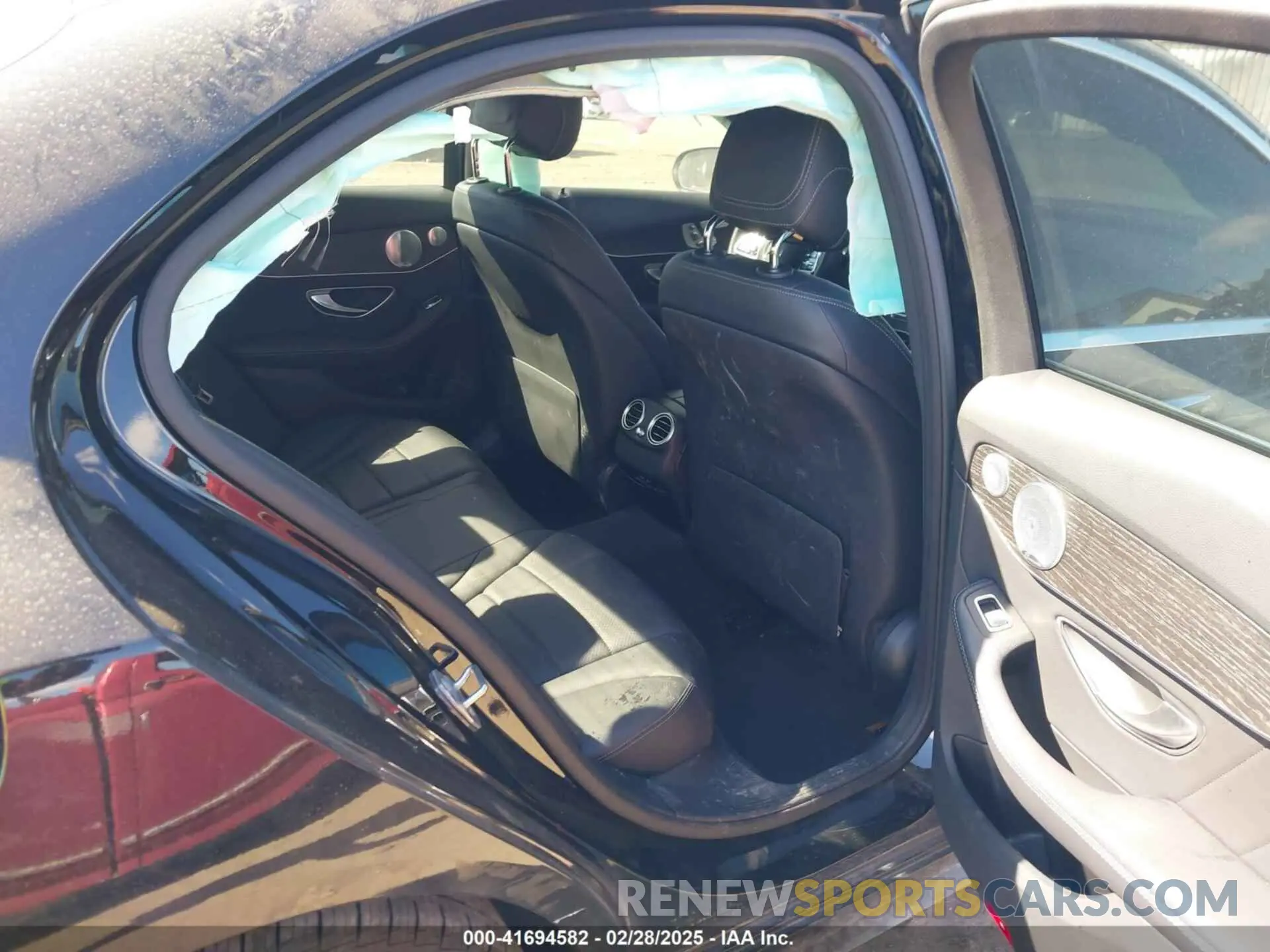 8 Photograph of a damaged car 55SWF8EBXLU333246 MERCEDES-BENZ C 300 2020