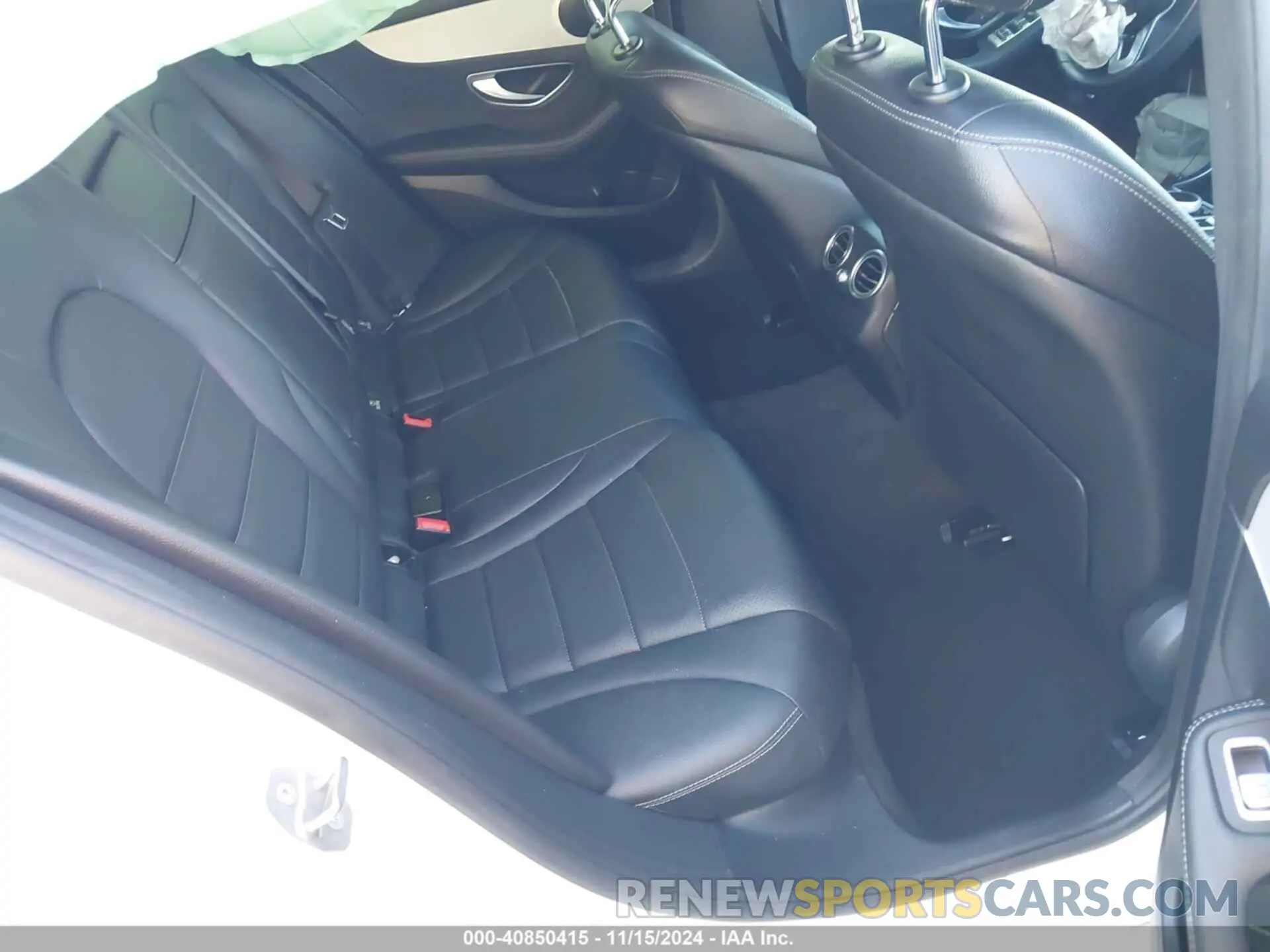 8 Photograph of a damaged car W1KWF8DB0LR572467 MERCEDES-BENZ C 300 2020