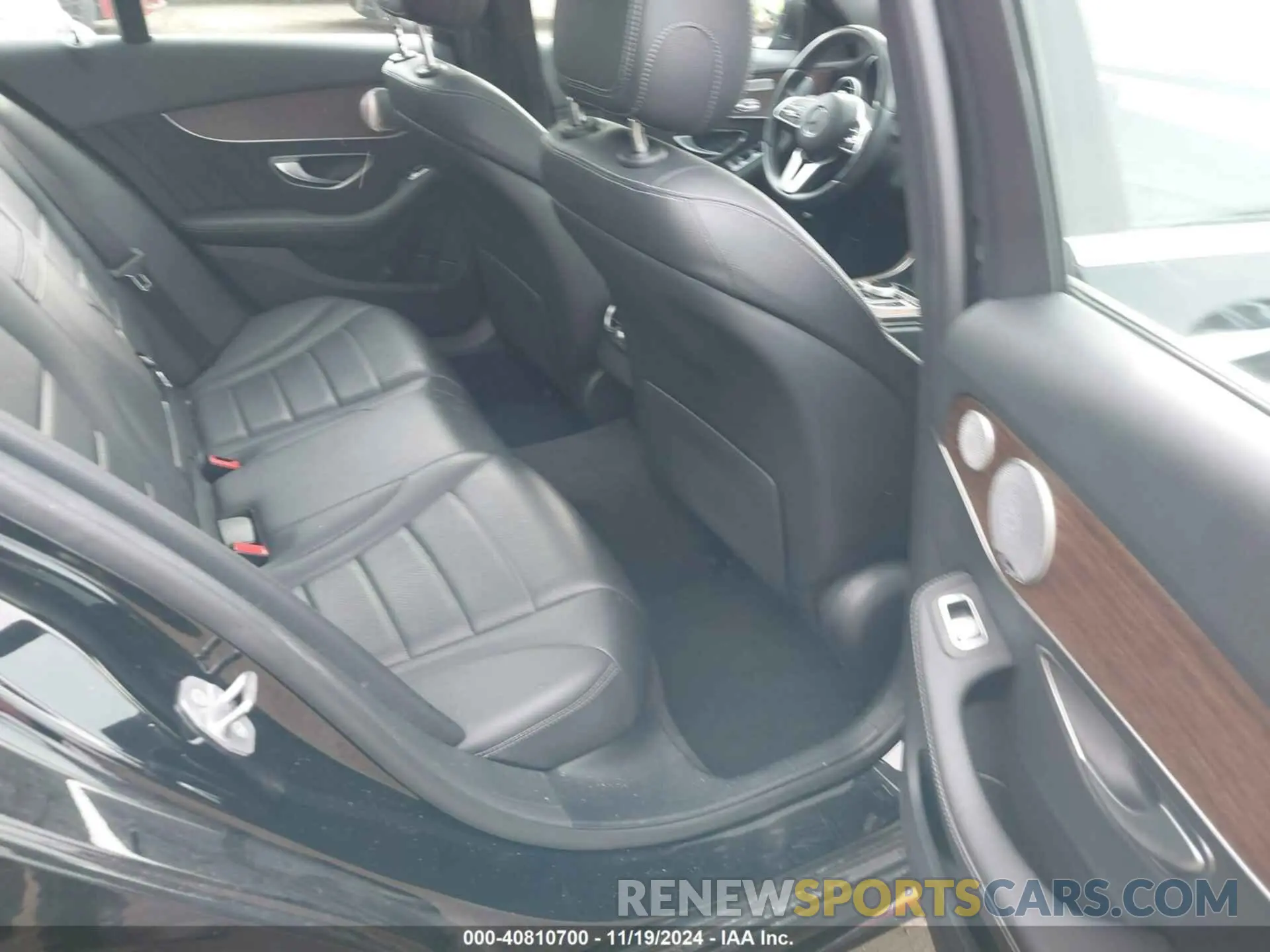 8 Photograph of a damaged car W1KWF8DB2LR567836 MERCEDES-BENZ C 300 2020