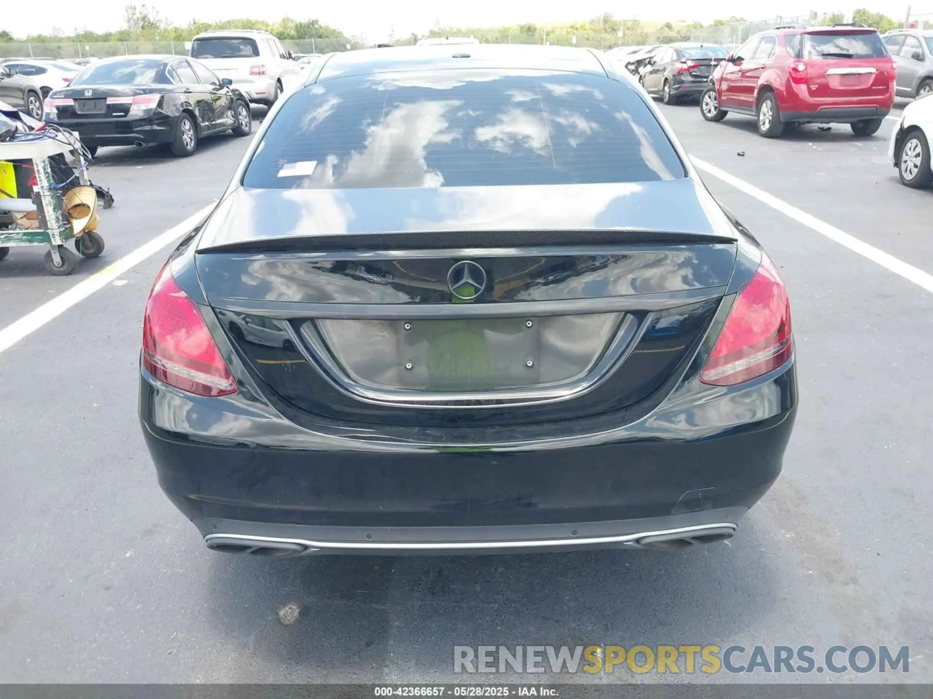 17 Photograph of a damaged car W1KWF8DB4LR581964 MERCEDES-BENZ C 300 2020
