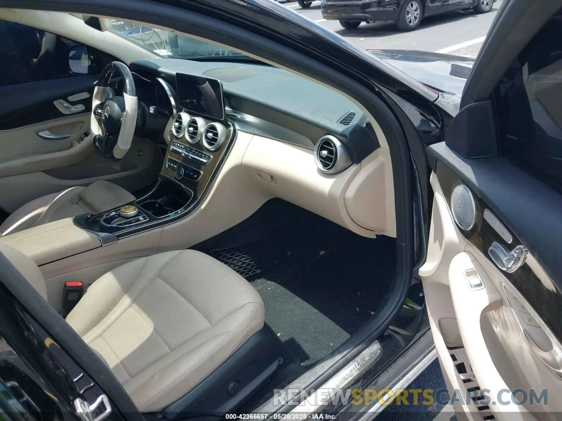 5 Photograph of a damaged car W1KWF8DB4LR581964 MERCEDES-BENZ C 300 2020