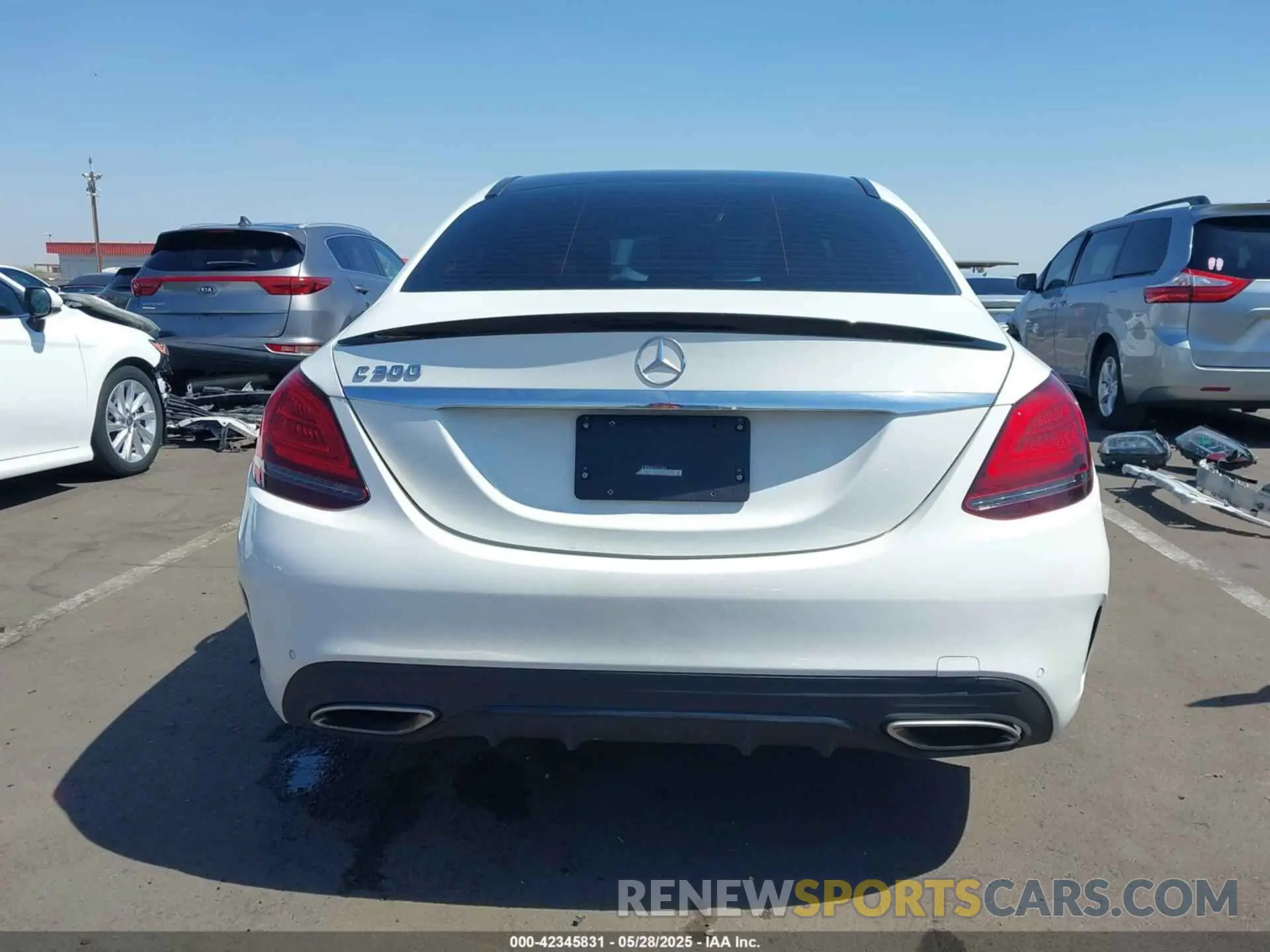 17 Photograph of a damaged car W1KWF8DB4LR592284 MERCEDES-BENZ C 300 2020