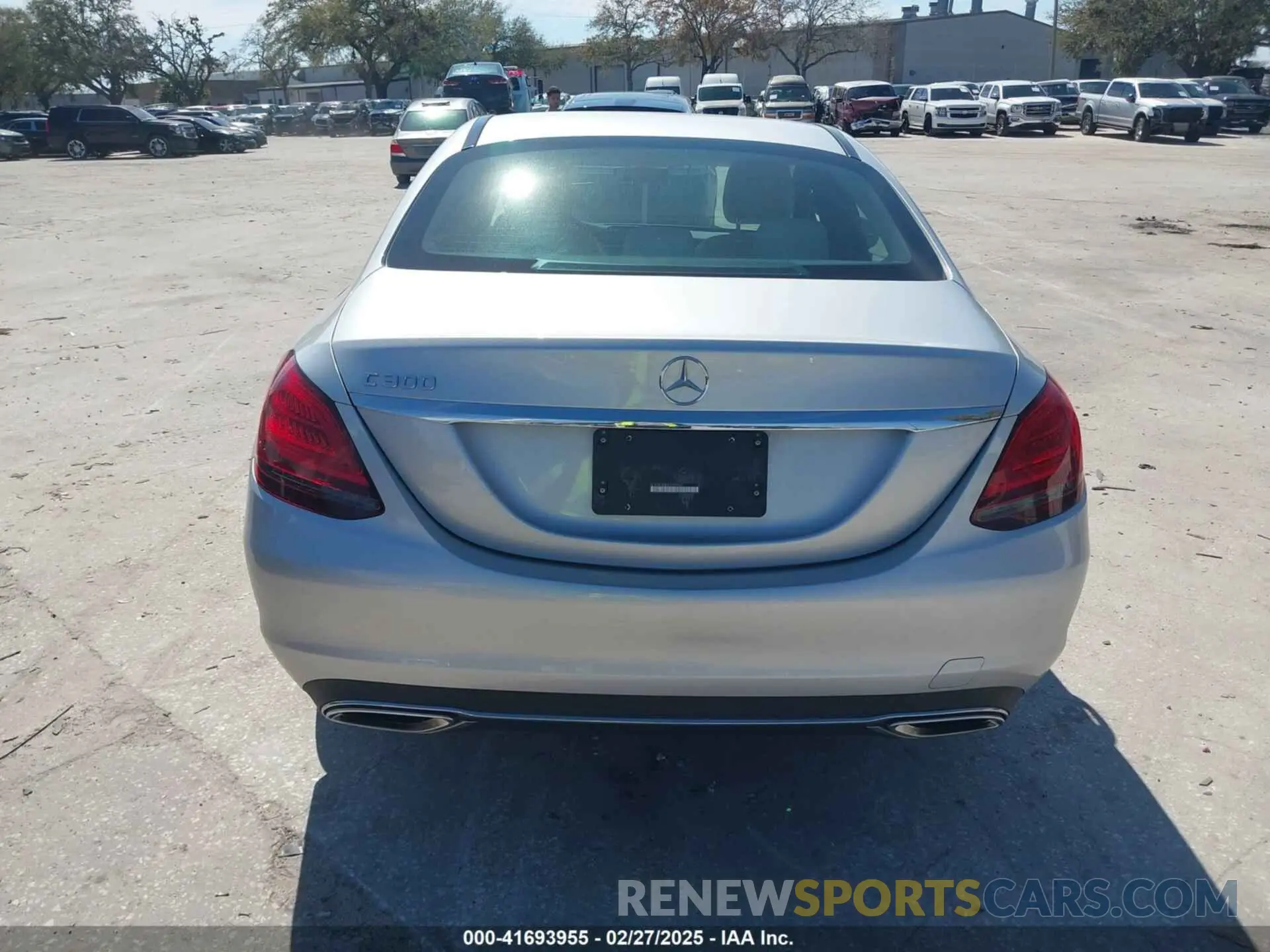 16 Photograph of a damaged car W1KWF8DB4LR598862 MERCEDES-BENZ C 300 2020
