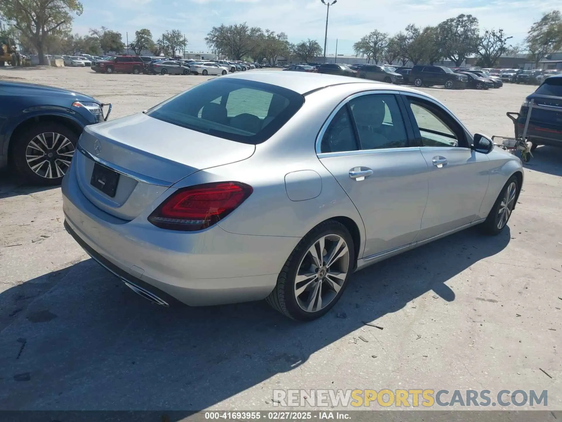 4 Photograph of a damaged car W1KWF8DB4LR598862 MERCEDES-BENZ C 300 2020