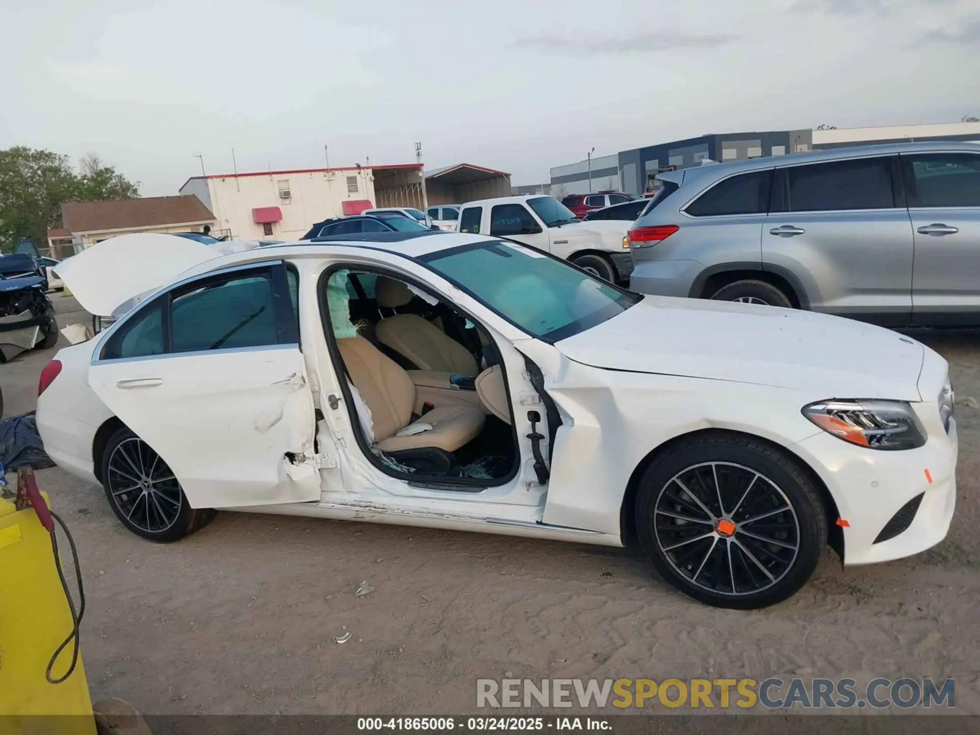 14 Photograph of a damaged car W1KWF8DB6LR574594 MERCEDES-BENZ C 300 2020