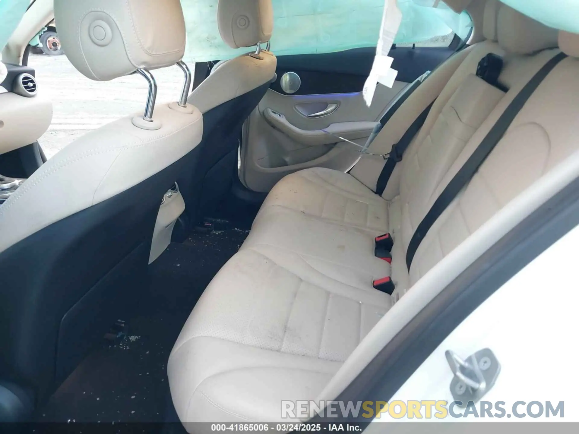8 Photograph of a damaged car W1KWF8DB6LR574594 MERCEDES-BENZ C 300 2020