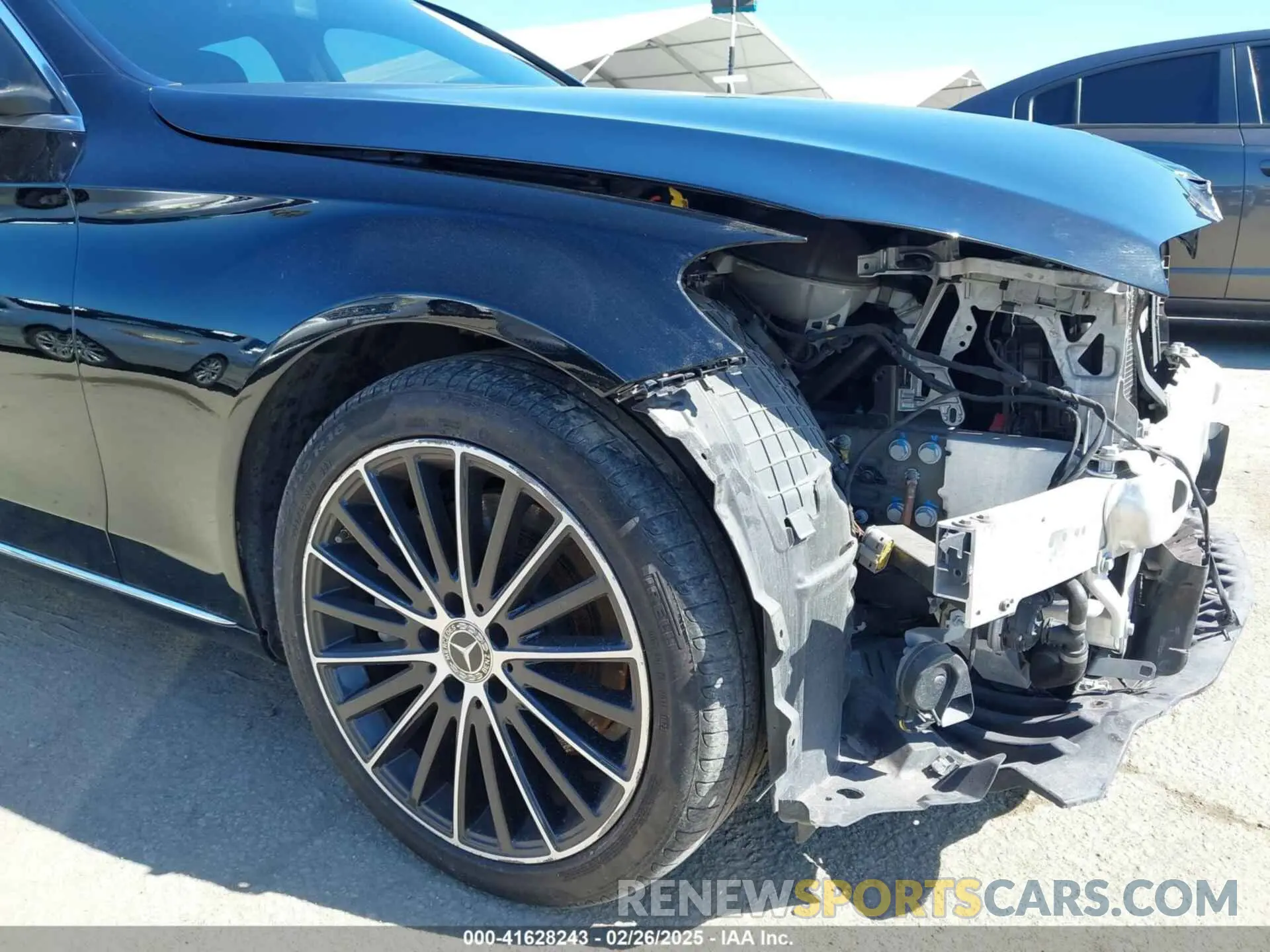 18 Photograph of a damaged car W1KWF8DB7LR579318 MERCEDES-BENZ C 300 2020