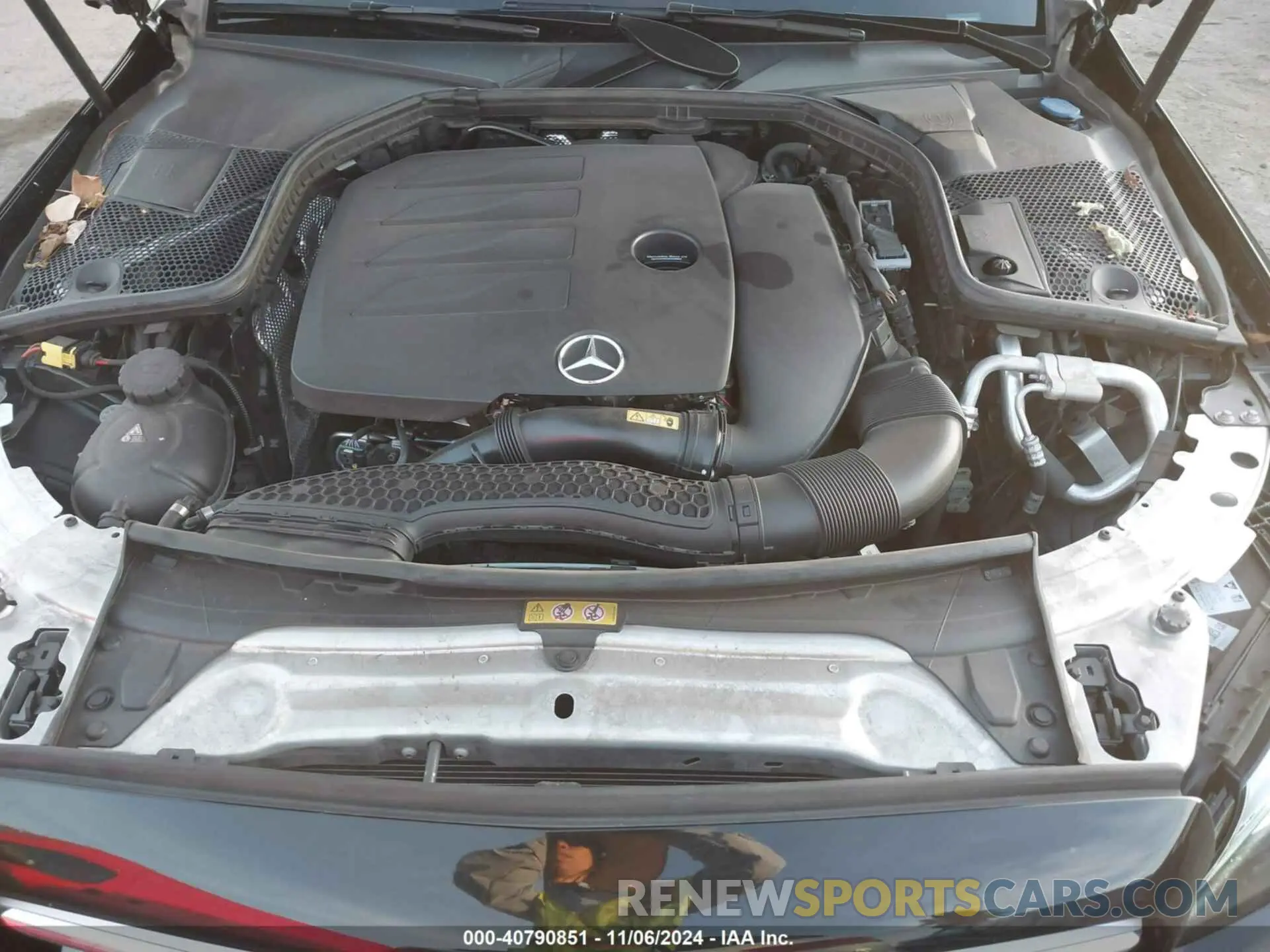 10 Photograph of a damaged car W1KWF8DBXLR597263 MERCEDES-BENZ C 300 2020