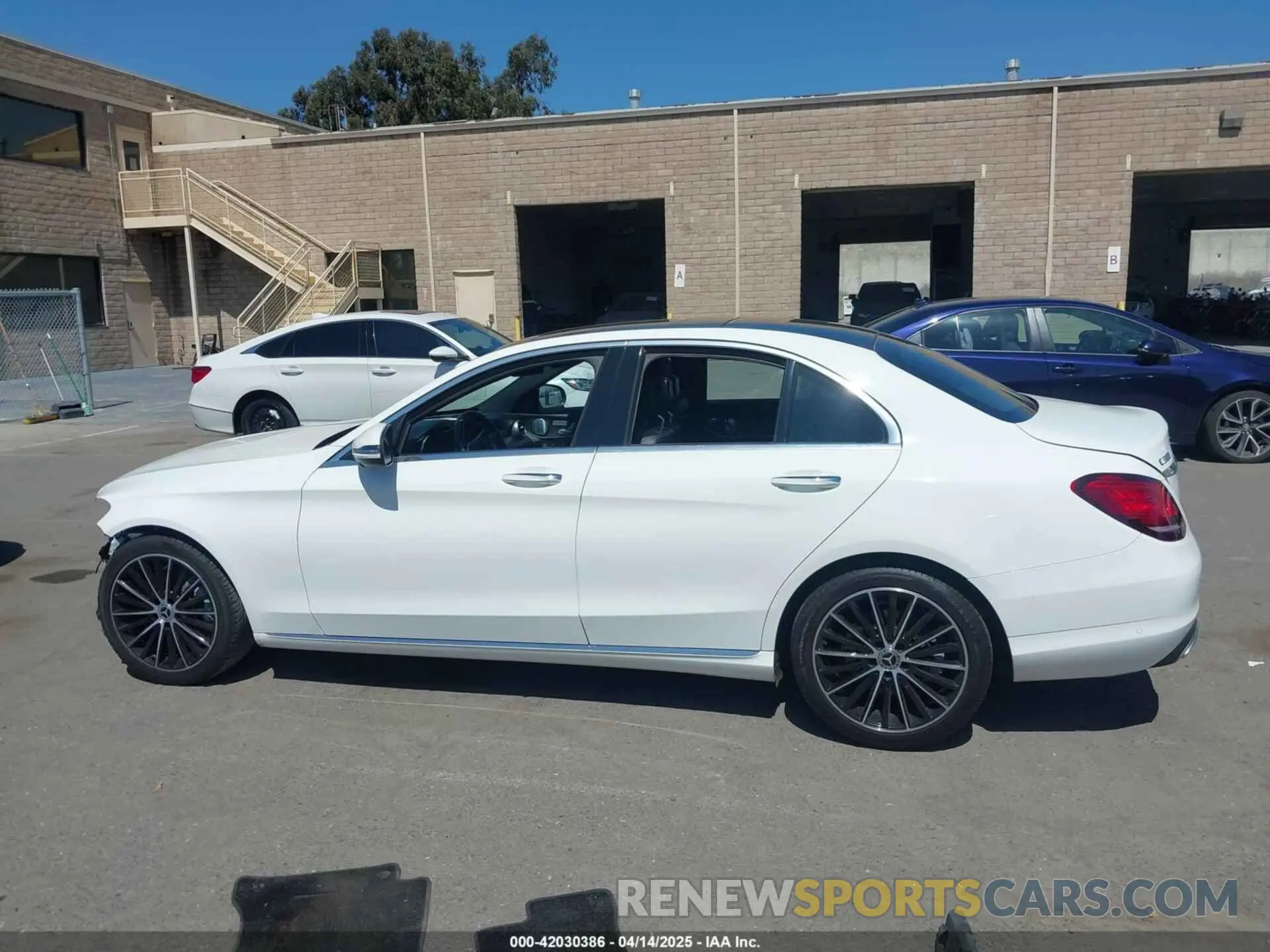 15 Photograph of a damaged car W1KWF8DBXLR601604 MERCEDES-BENZ C 300 2020