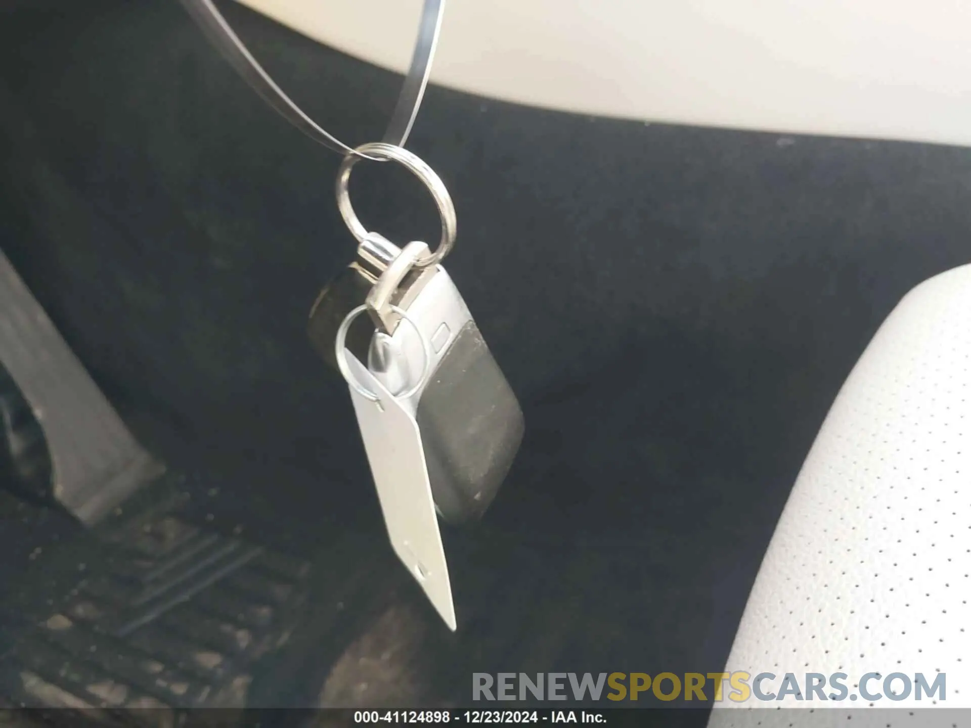 11 Photograph of a damaged car W1KWF8EB6LR595931 MERCEDES-BENZ C 300 2020