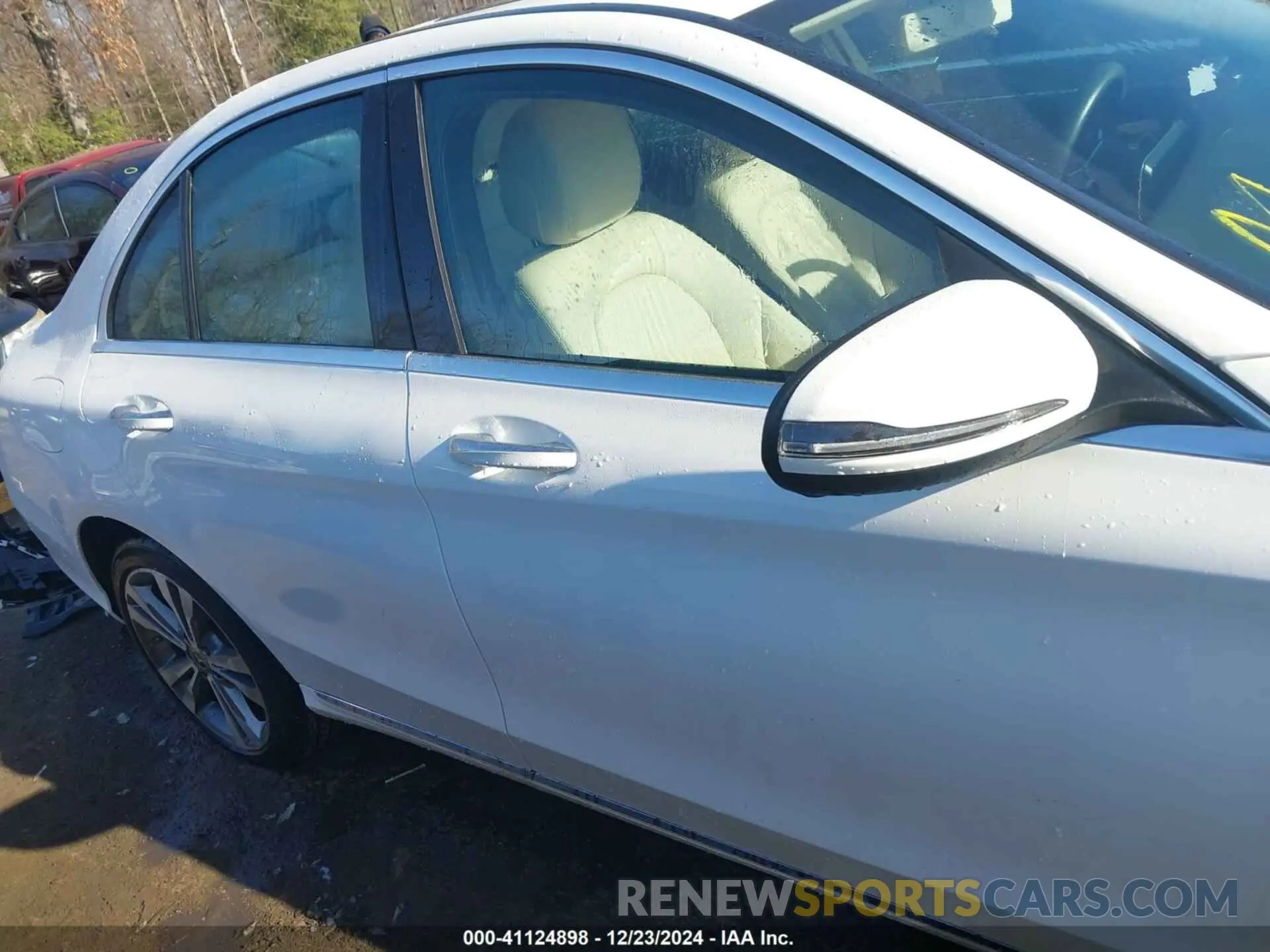 14 Photograph of a damaged car W1KWF8EB6LR595931 MERCEDES-BENZ C 300 2020