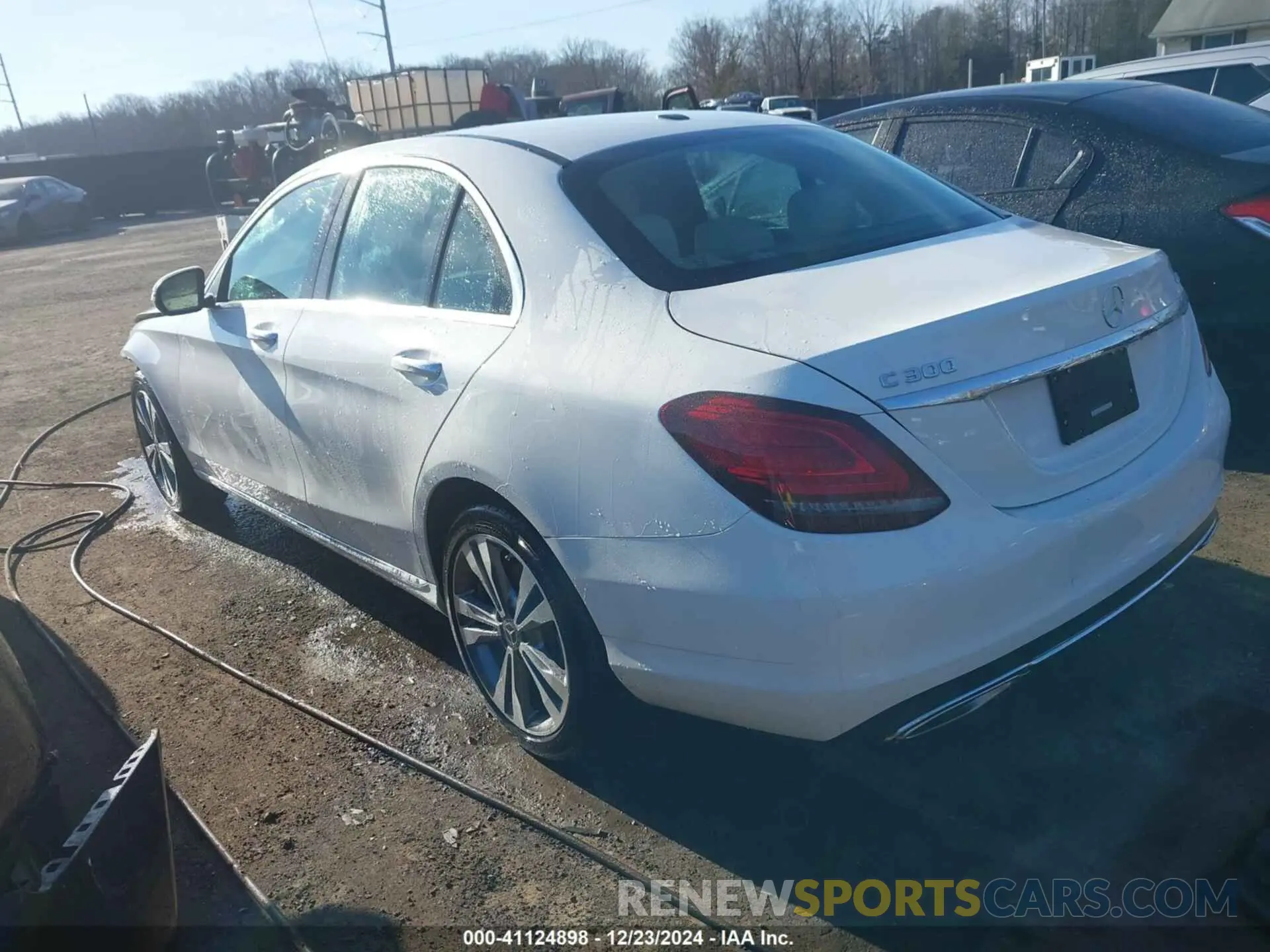 3 Photograph of a damaged car W1KWF8EB6LR595931 MERCEDES-BENZ C 300 2020