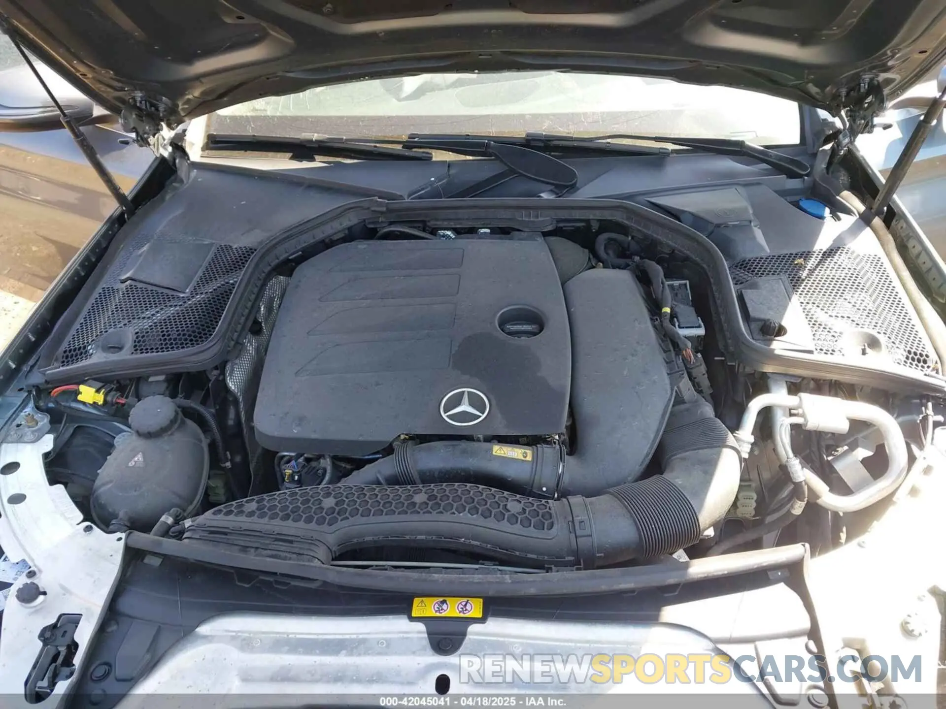 10 Photograph of a damaged car W1KWF8EBXLR592644 MERCEDES-BENZ C 300 2020