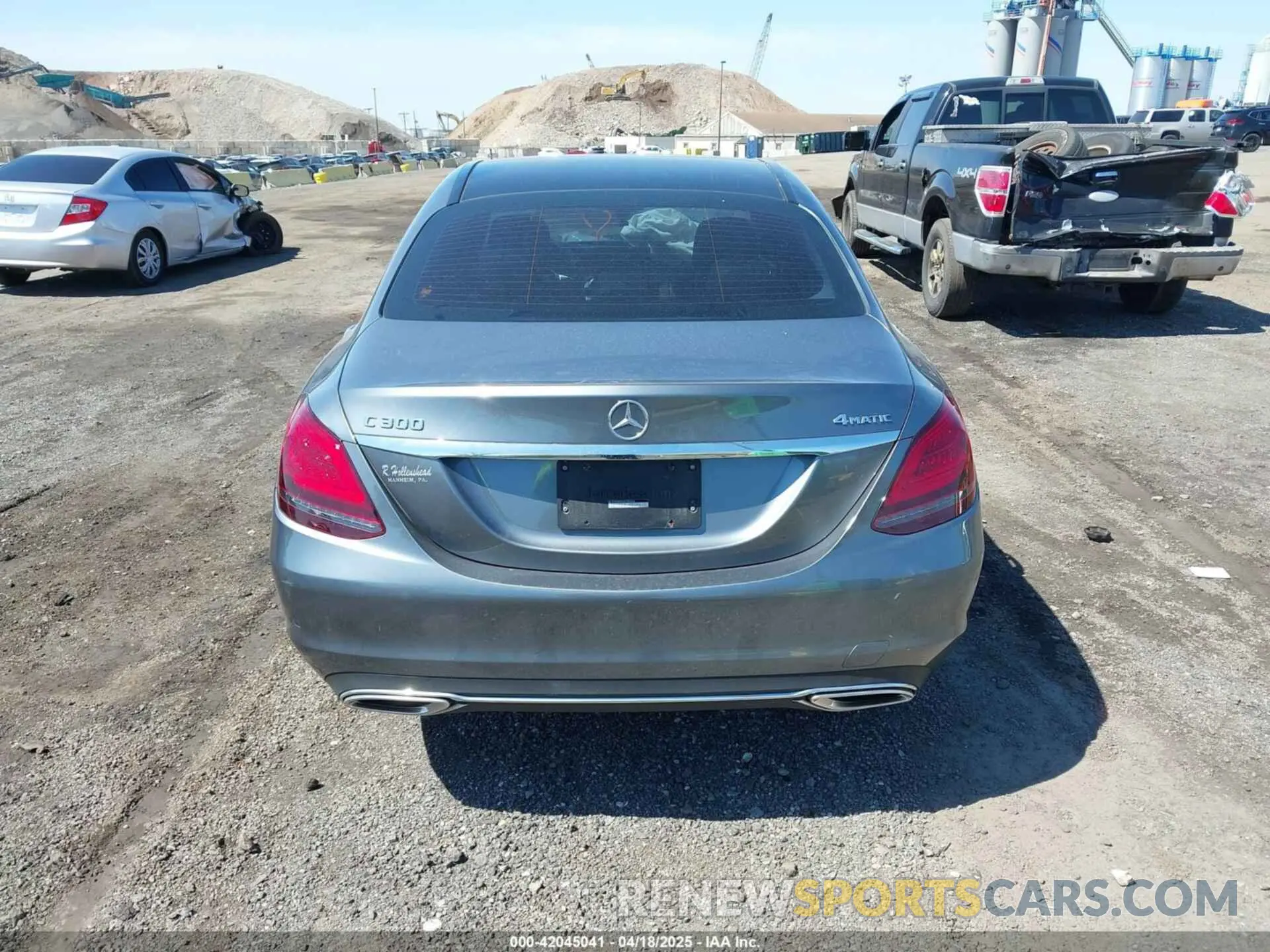 16 Photograph of a damaged car W1KWF8EBXLR592644 MERCEDES-BENZ C 300 2020