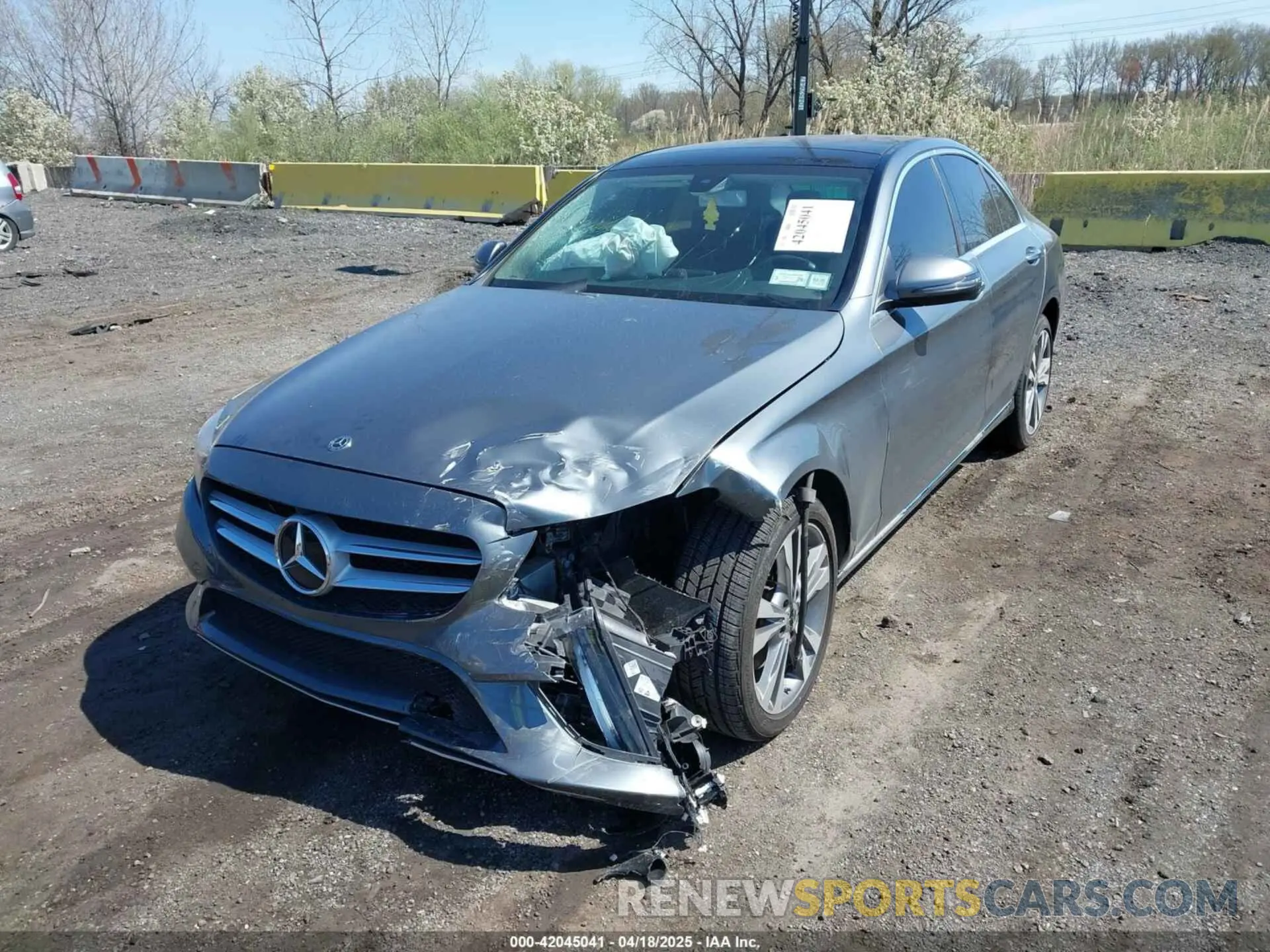2 Photograph of a damaged car W1KWF8EBXLR592644 MERCEDES-BENZ C 300 2020