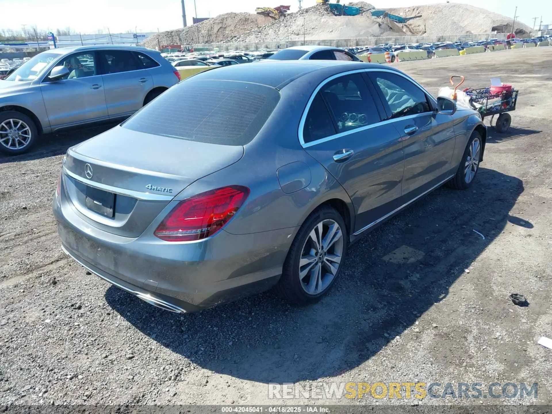 4 Photograph of a damaged car W1KWF8EBXLR592644 MERCEDES-BENZ C 300 2020