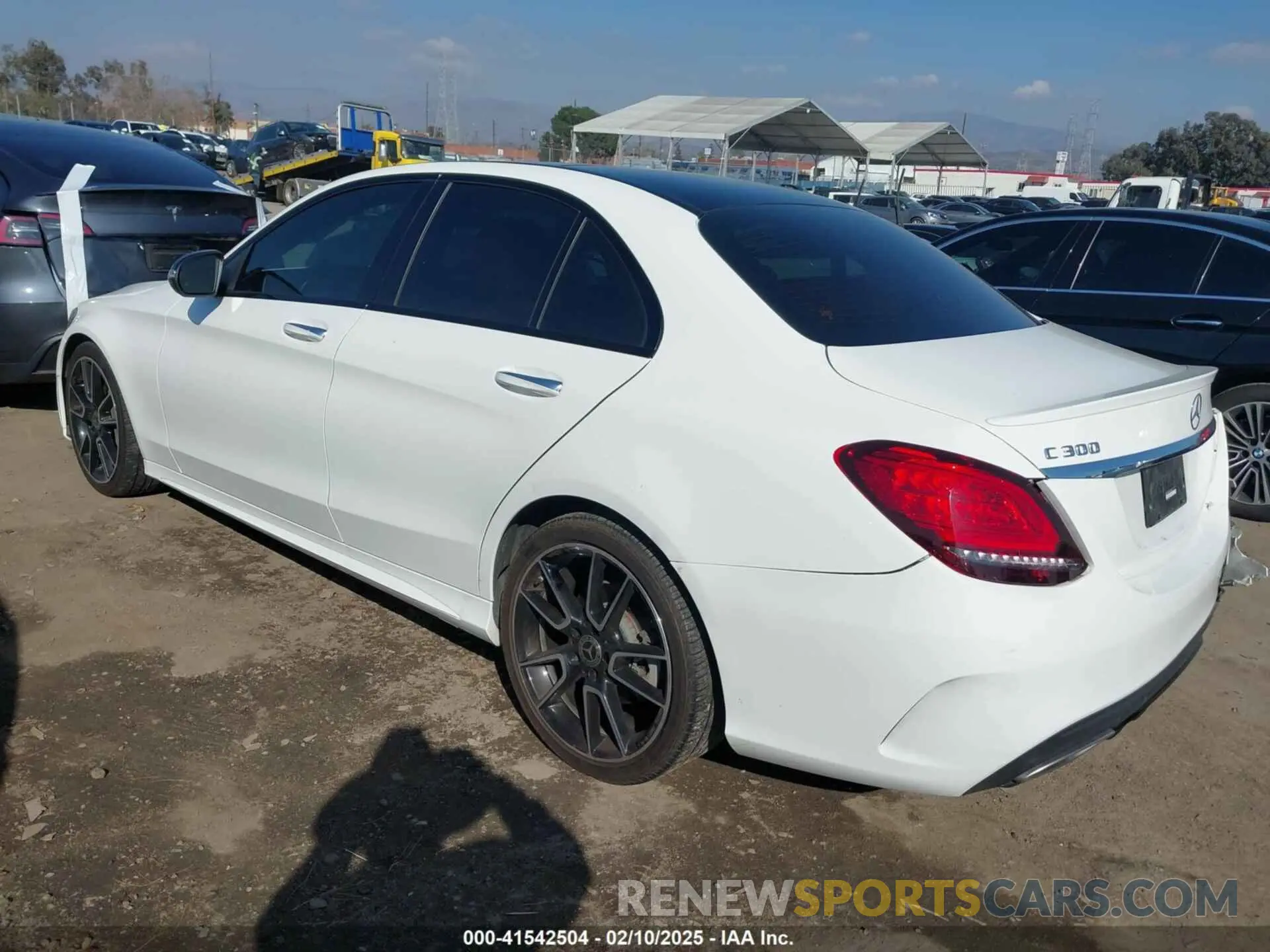 3 Photograph of a damaged car WDDWF8DB0LR545186 MERCEDES-BENZ C 300 2020