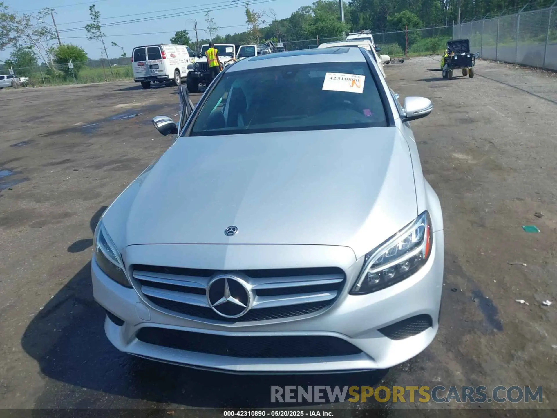 12 Photograph of a damaged car WDDWF8DB0LR553935 MERCEDES-BENZ C 300 2020