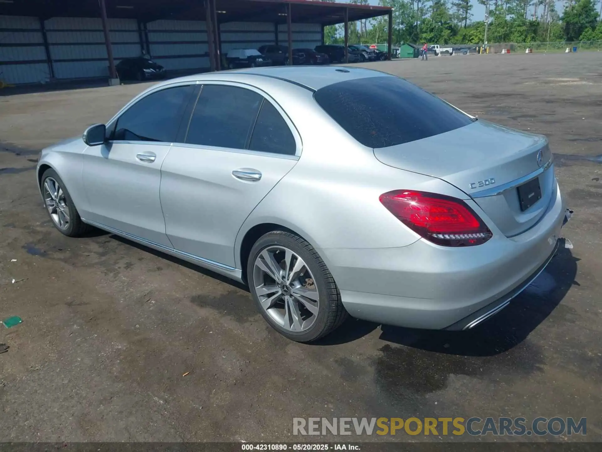3 Photograph of a damaged car WDDWF8DB0LR553935 MERCEDES-BENZ C 300 2020