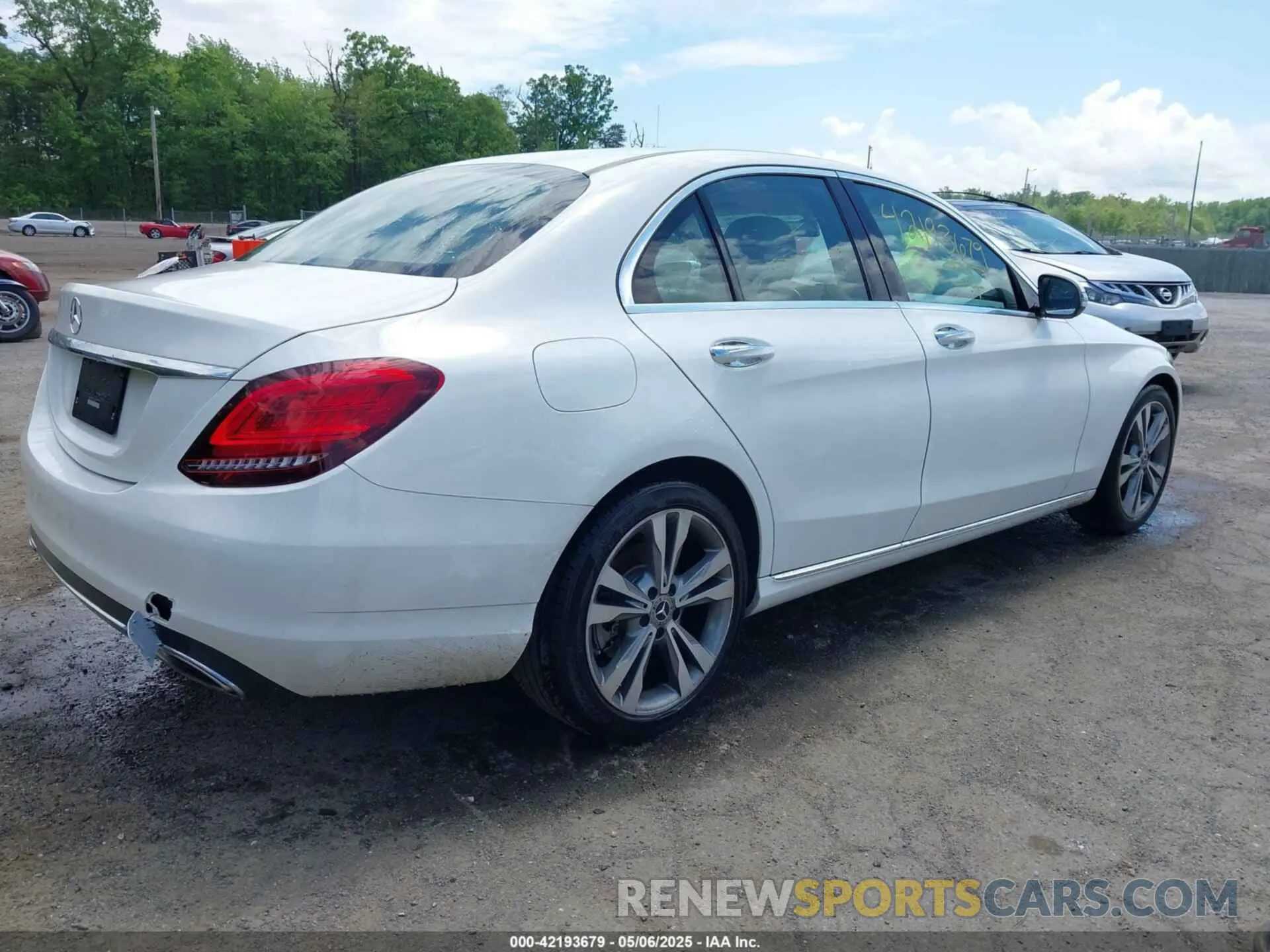 4 Photograph of a damaged car WDDWF8DB1LR543088 MERCEDES-BENZ C 300 2020