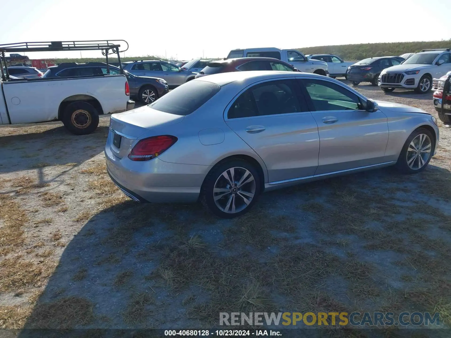 4 Photograph of a damaged car WDDWF8DB1LR546816 MERCEDES-BENZ C 300 2020
