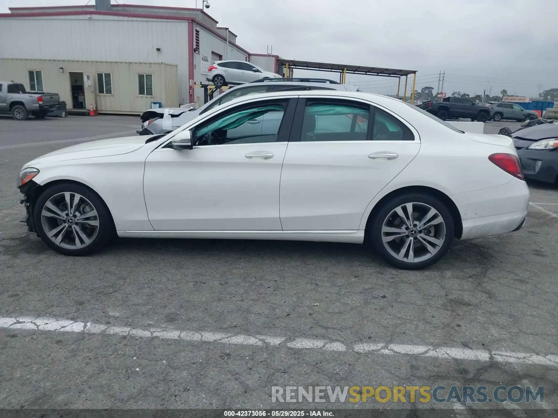 15 Photograph of a damaged car WDDWF8DB3LR541486 MERCEDES-BENZ C 300 2020