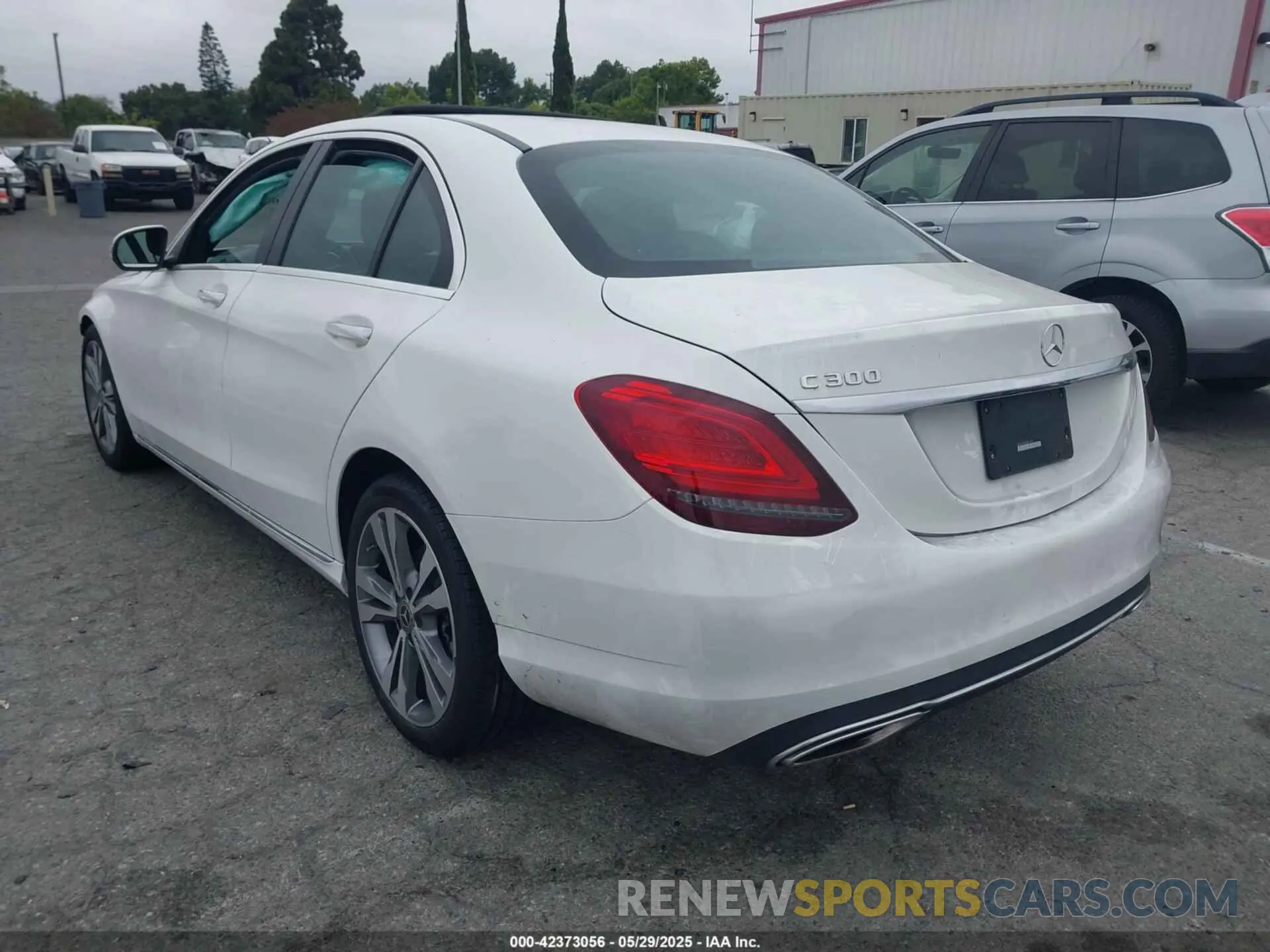 3 Photograph of a damaged car WDDWF8DB3LR541486 MERCEDES-BENZ C 300 2020