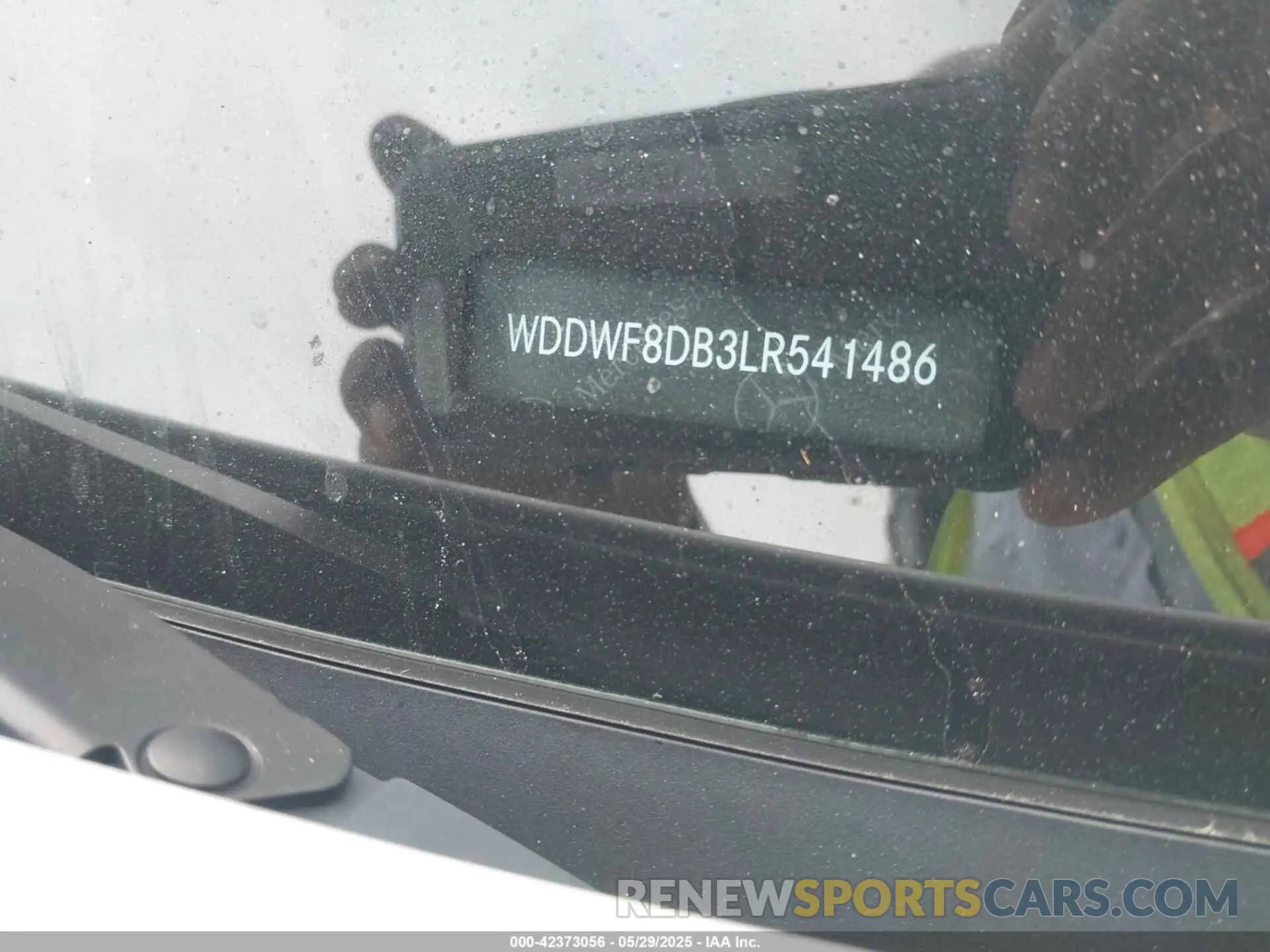 9 Photograph of a damaged car WDDWF8DB3LR541486 MERCEDES-BENZ C 300 2020