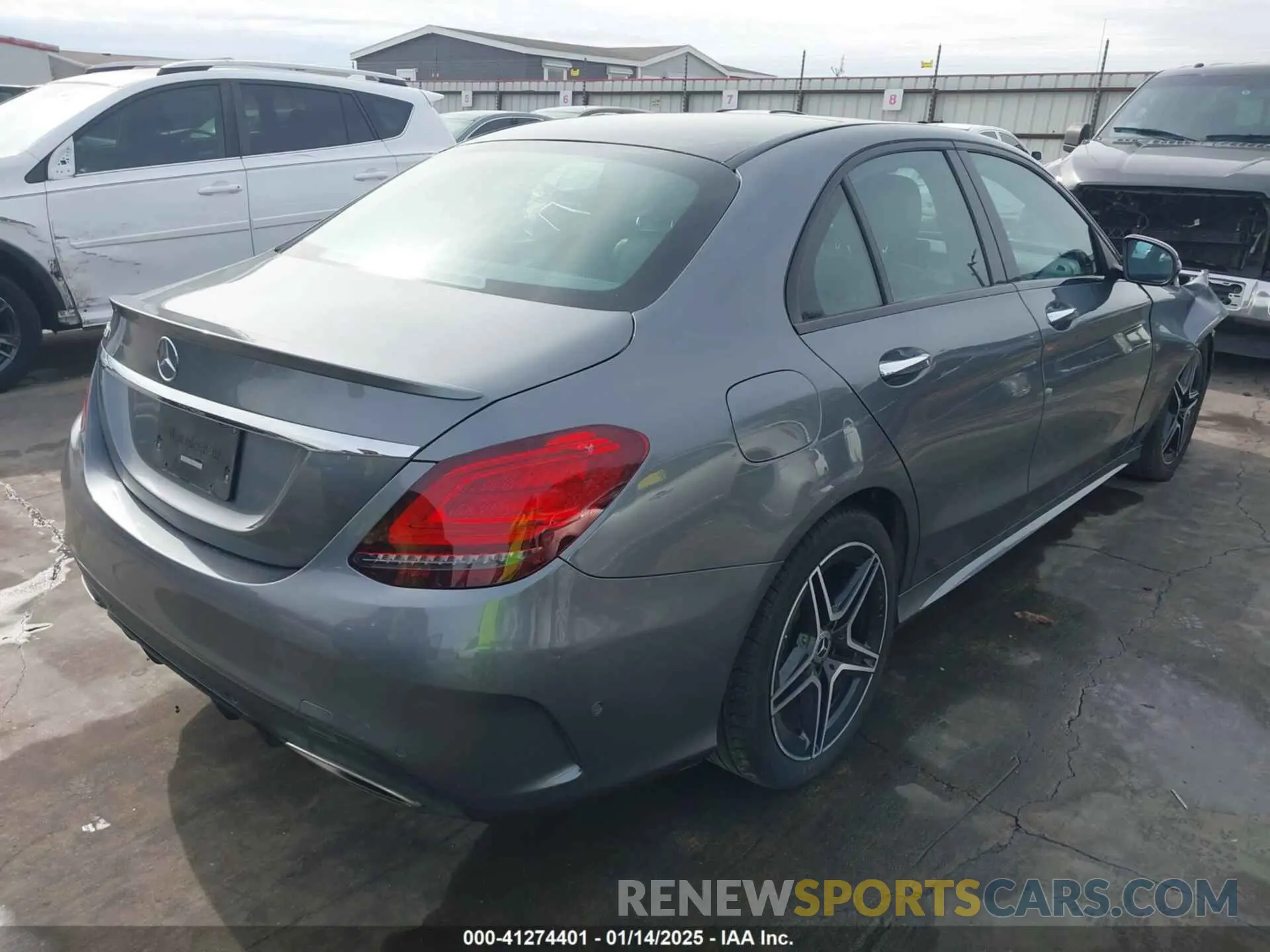 4 Photograph of a damaged car WDDWF8DB3LR558241 MERCEDES-BENZ C 300 2020