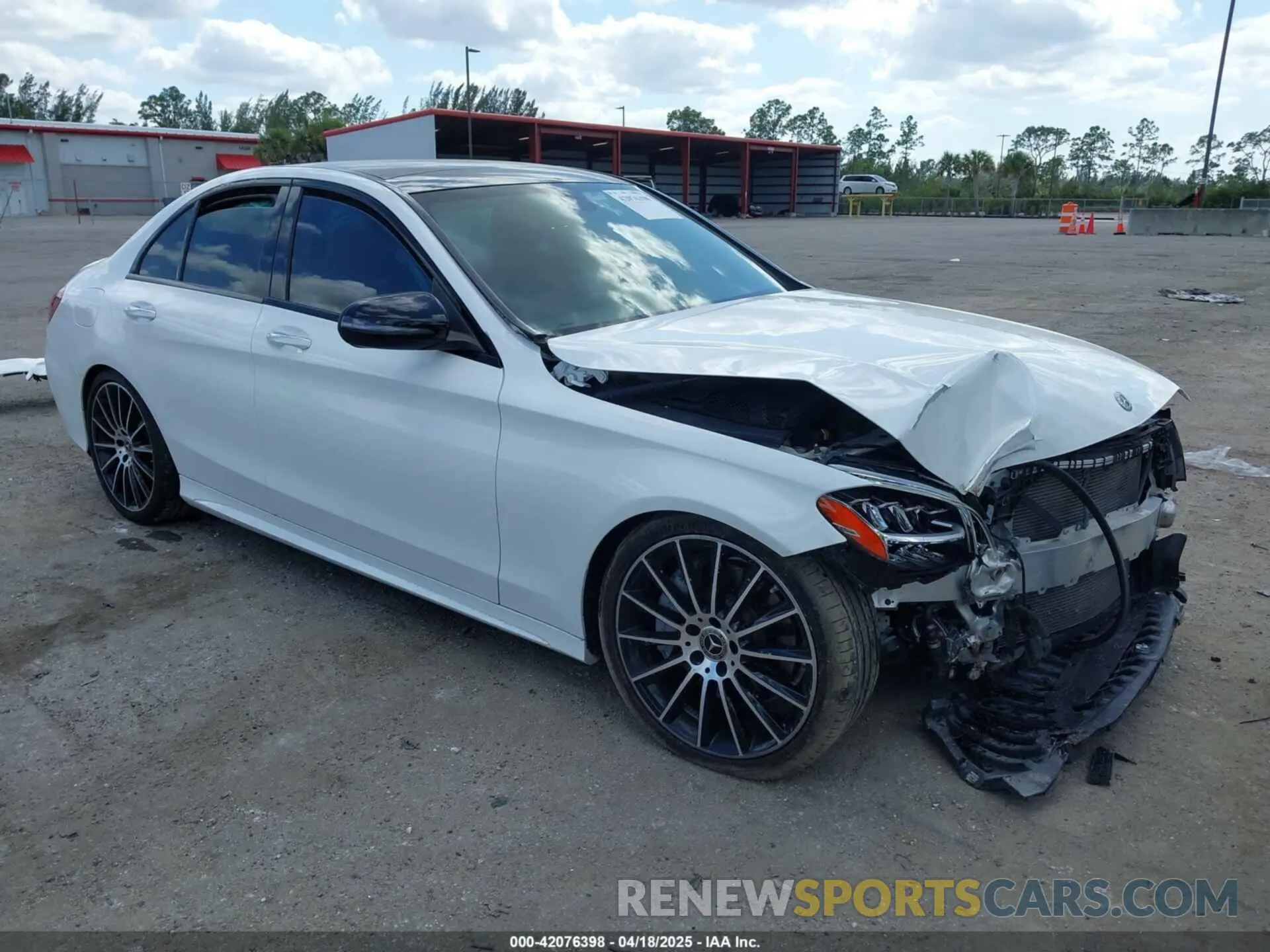 1 Photograph of a damaged car WDDWF8DB4LR525488 MERCEDES-BENZ C 300 2020