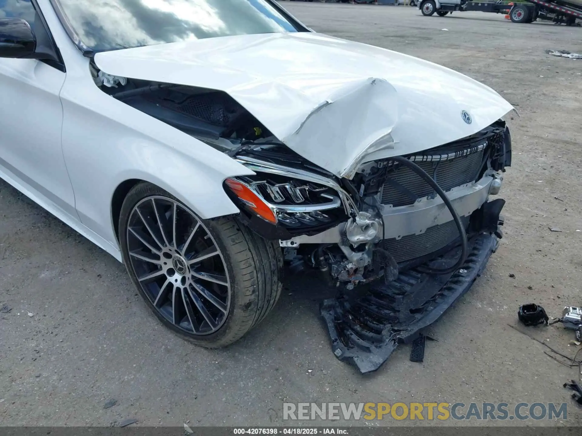 6 Photograph of a damaged car WDDWF8DB4LR525488 MERCEDES-BENZ C 300 2020