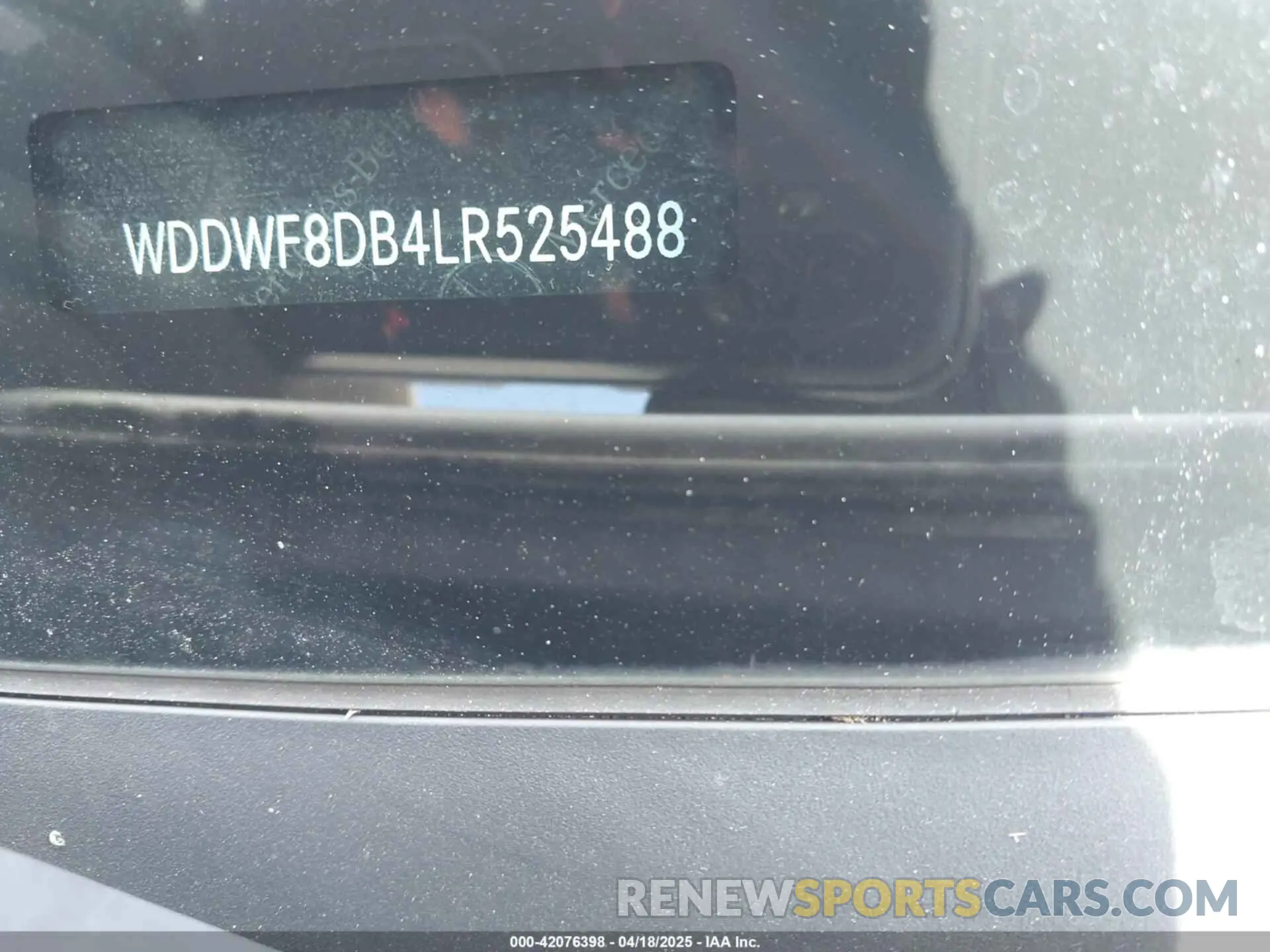 9 Photograph of a damaged car WDDWF8DB4LR525488 MERCEDES-BENZ C 300 2020