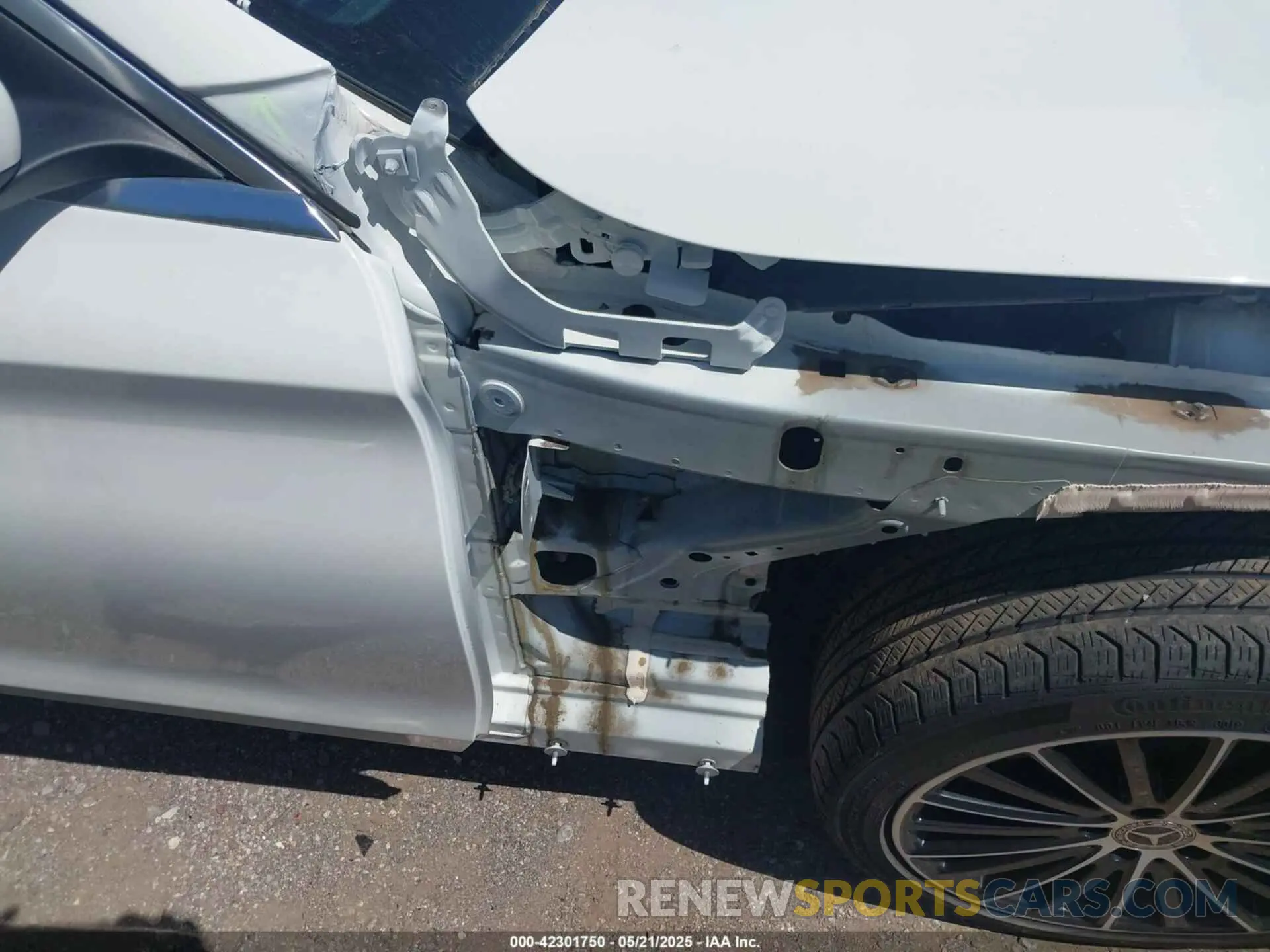 6 Photograph of a damaged car WDDWF8DB5LR556278 MERCEDES-BENZ C 300 2020