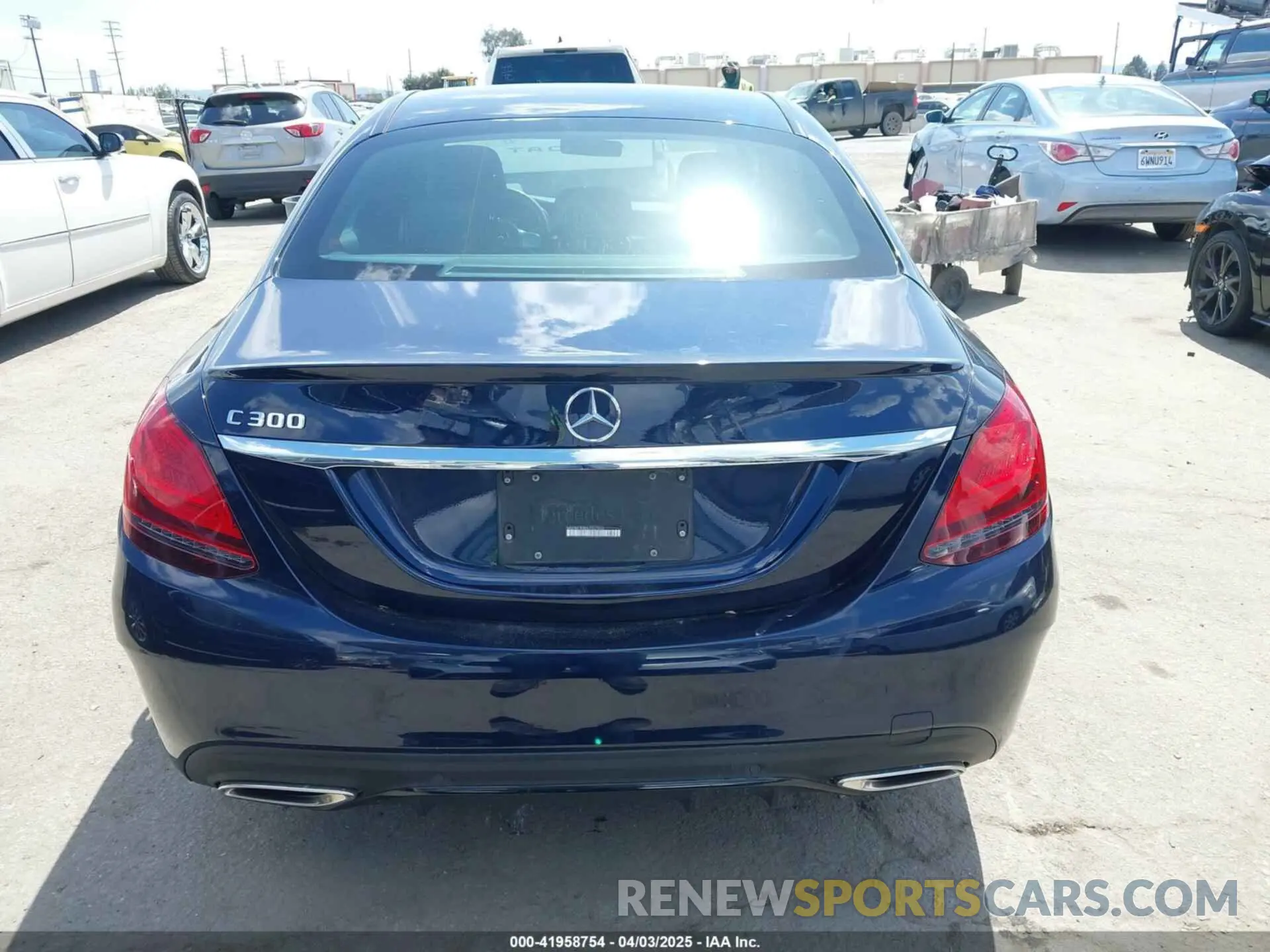 16 Photograph of a damaged car WDDWF8DB6LR527033 MERCEDES-BENZ C 300 2020