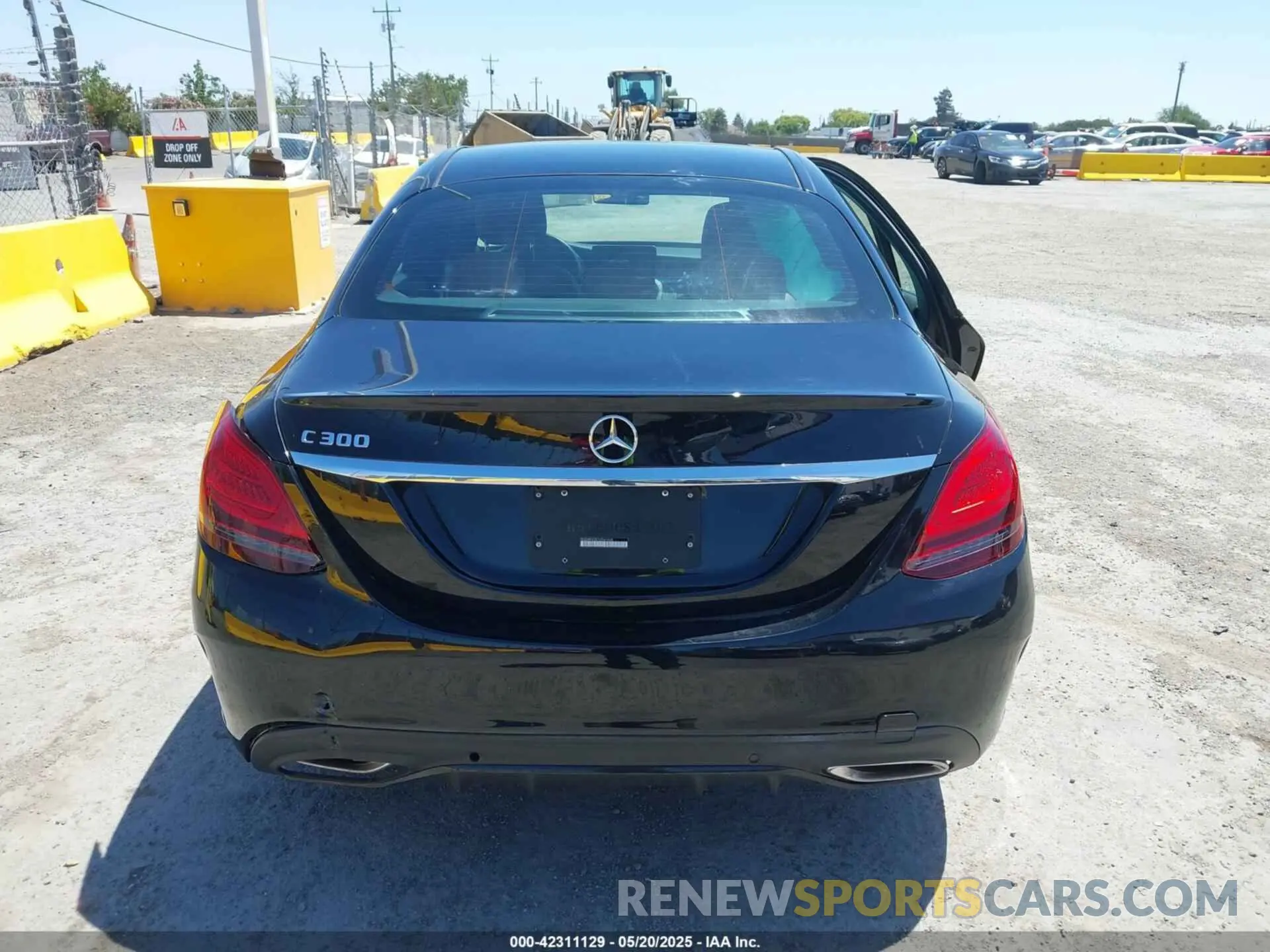 16 Photograph of a damaged car WDDWF8DB7LR561868 MERCEDES-BENZ C 300 2020
