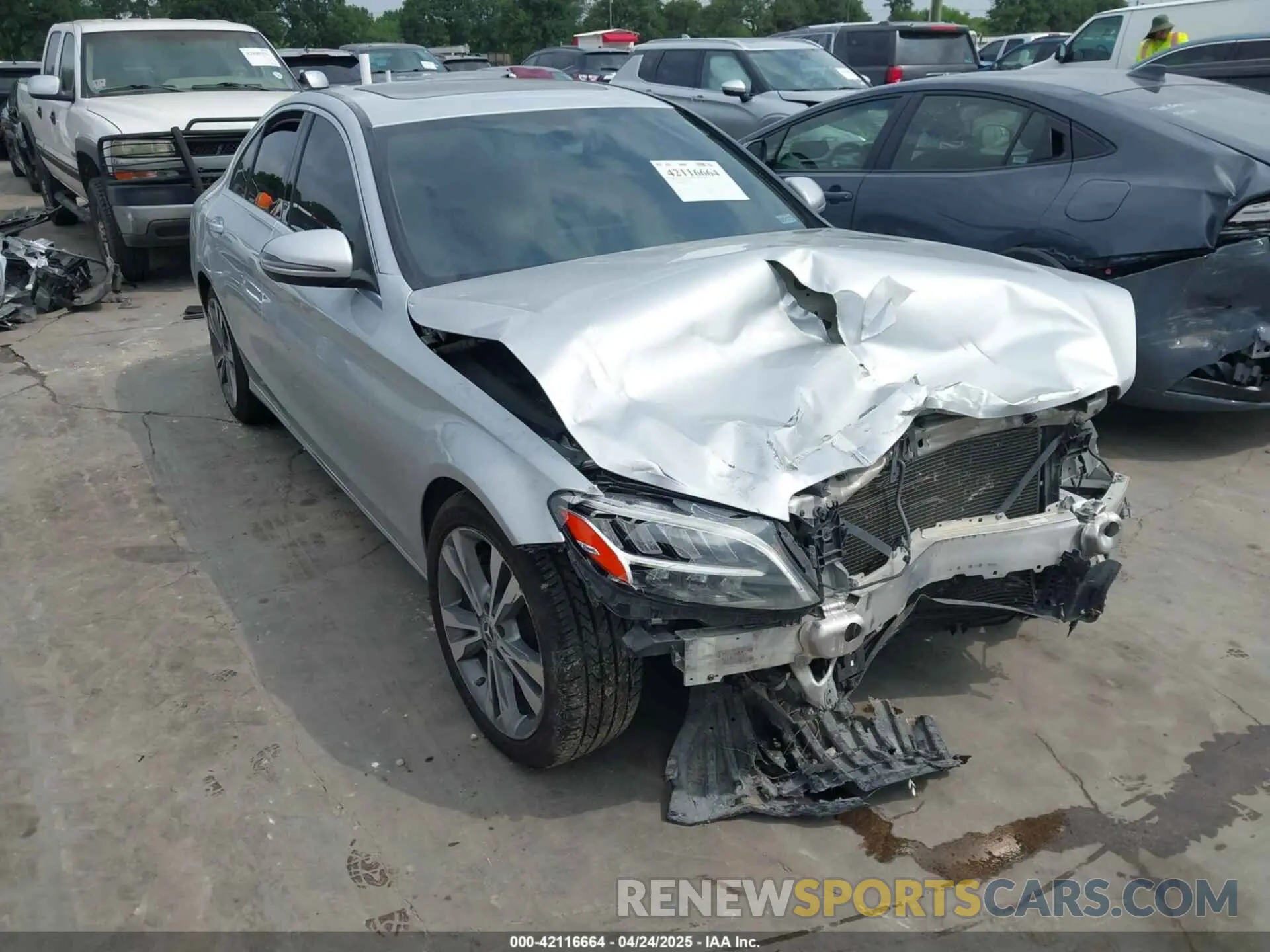 1 Photograph of a damaged car WDDWF8DBXLR539976 MERCEDES-BENZ C 300 2020