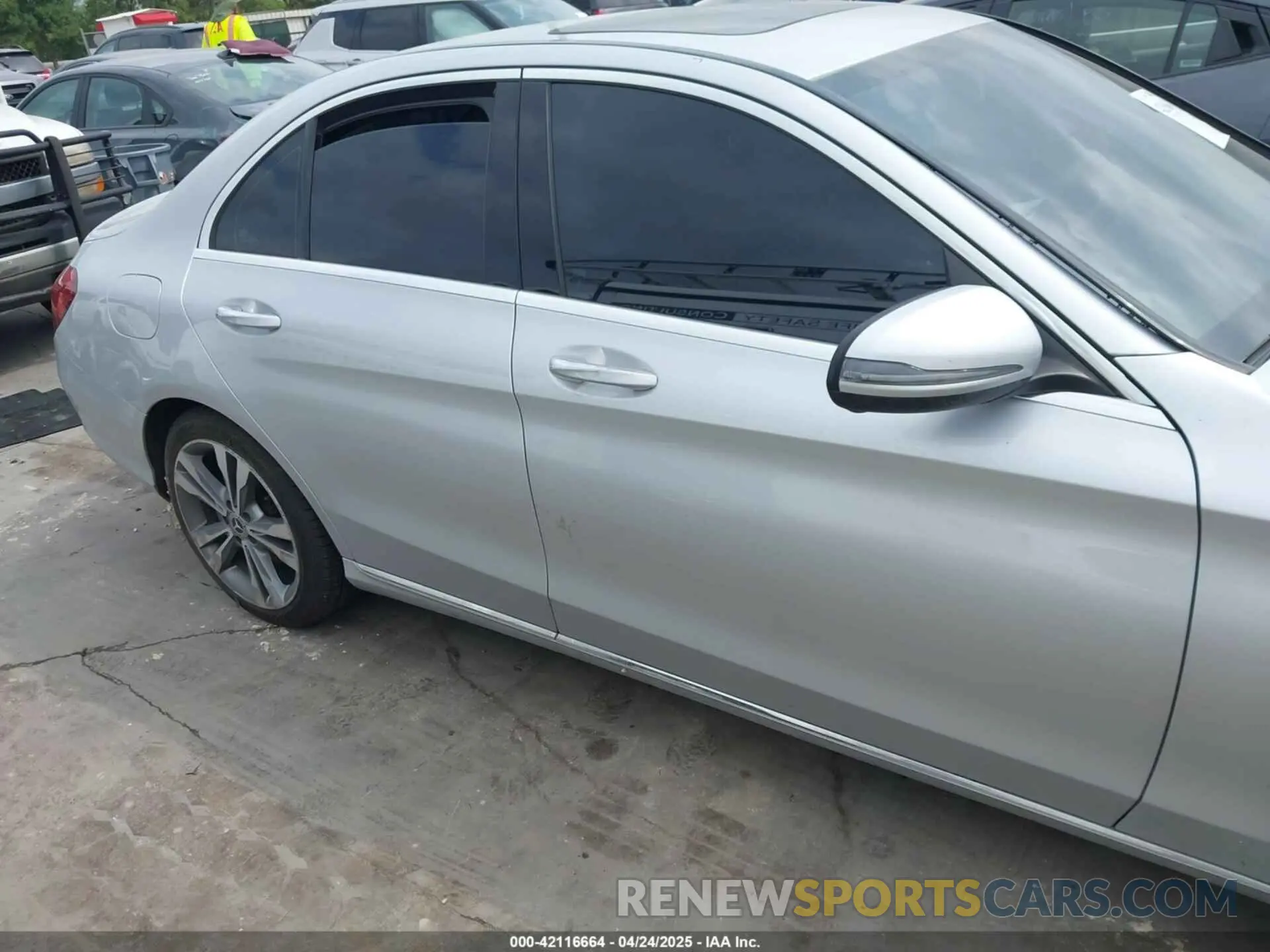 14 Photograph of a damaged car WDDWF8DBXLR539976 MERCEDES-BENZ C 300 2020