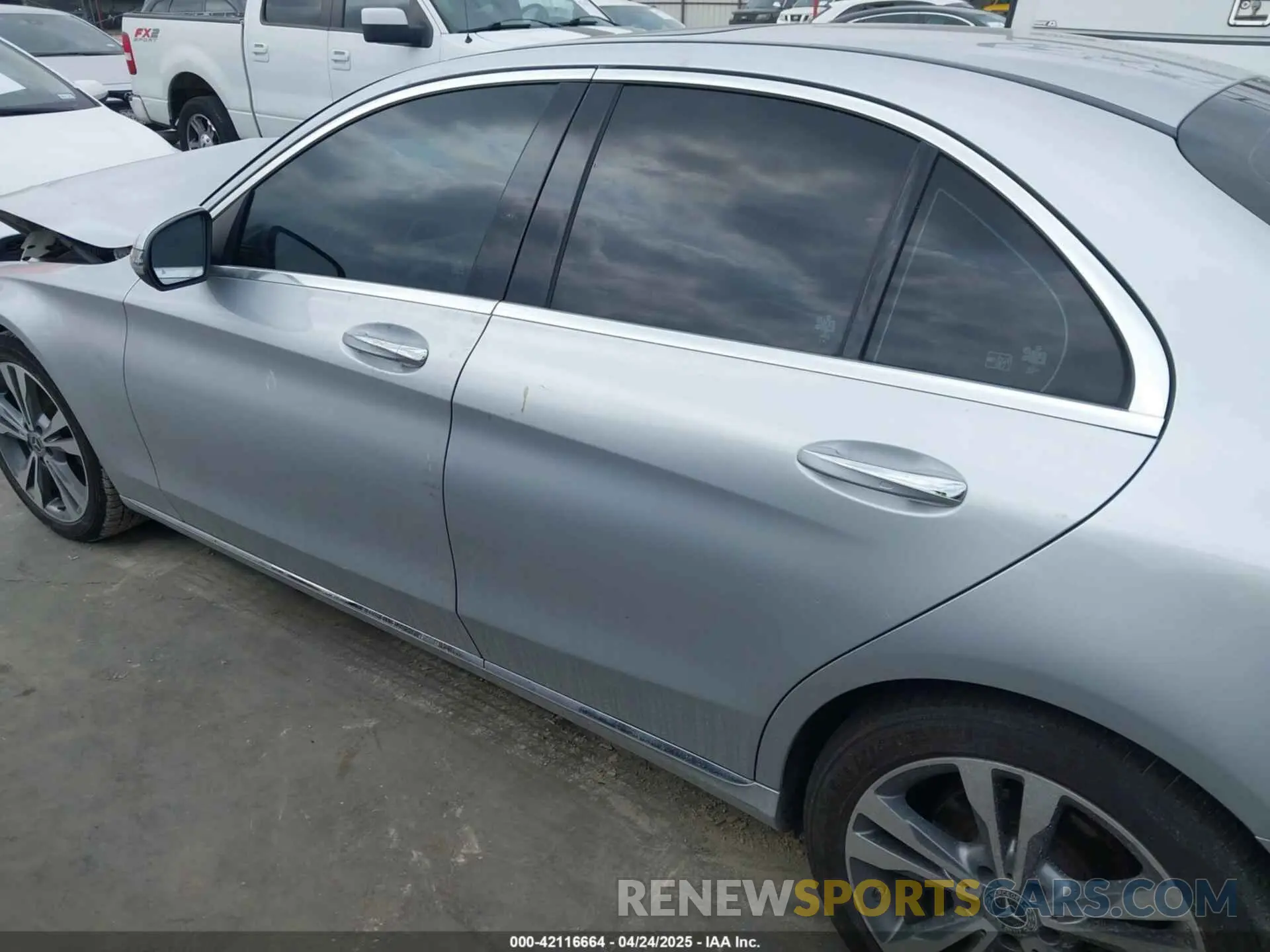 15 Photograph of a damaged car WDDWF8DBXLR539976 MERCEDES-BENZ C 300 2020