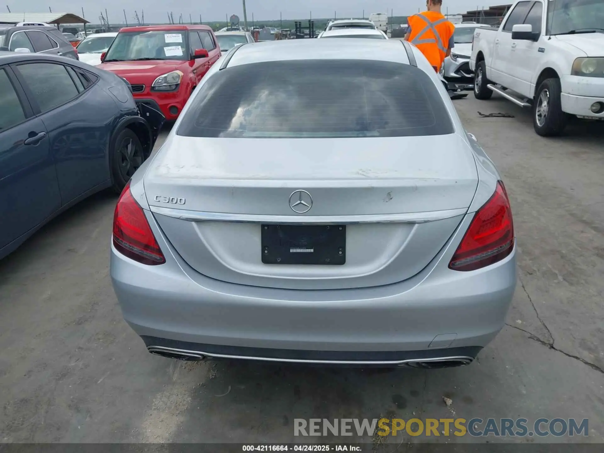 17 Photograph of a damaged car WDDWF8DBXLR539976 MERCEDES-BENZ C 300 2020